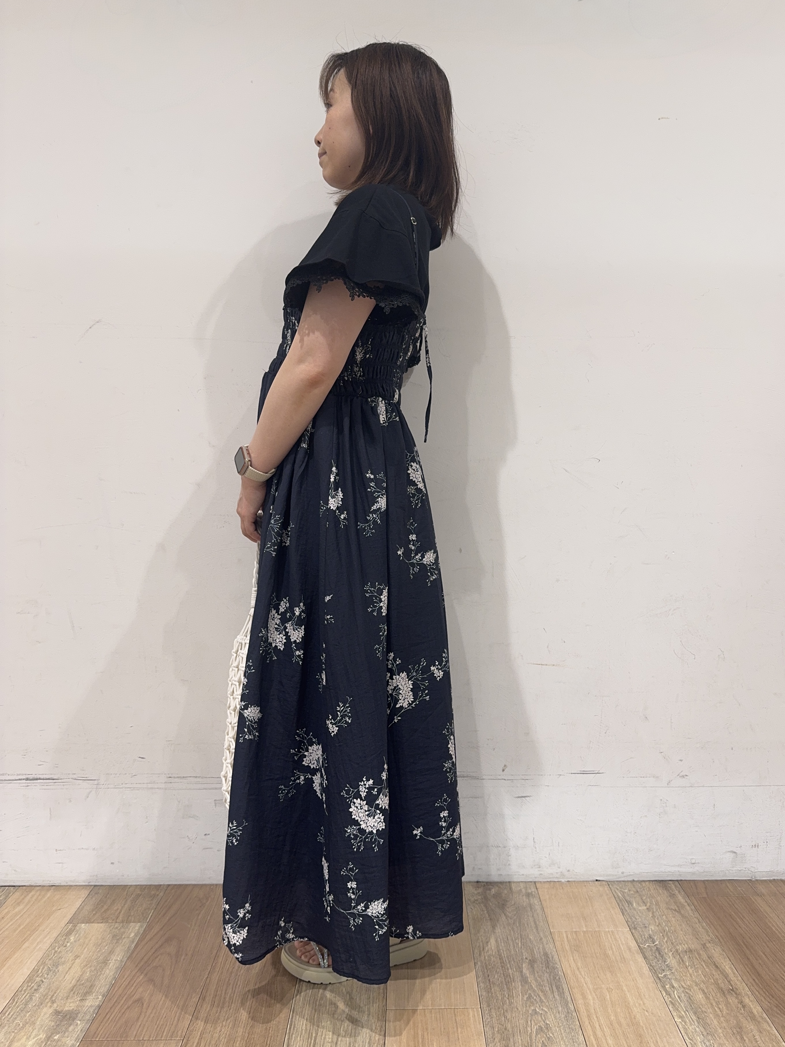 miさんの「grove｜【洗える】大人のシャーリングキャミワンピース」を使ったコーディネート