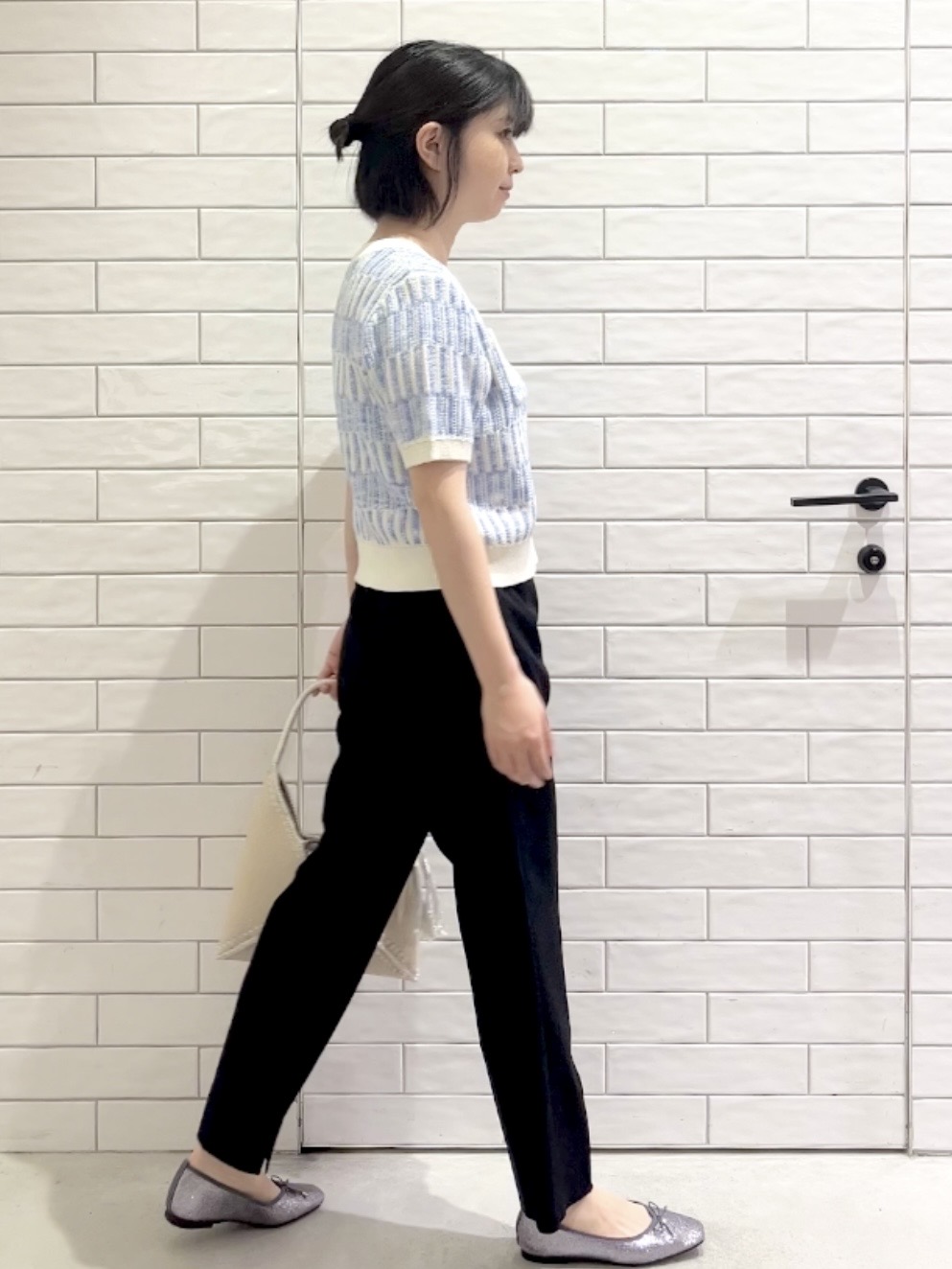 しおりさんの「OPAQUE.CLIP｜配色半袖ニットカーディガン【洗濯機OK／抗ピル】」を使ったコーディネート