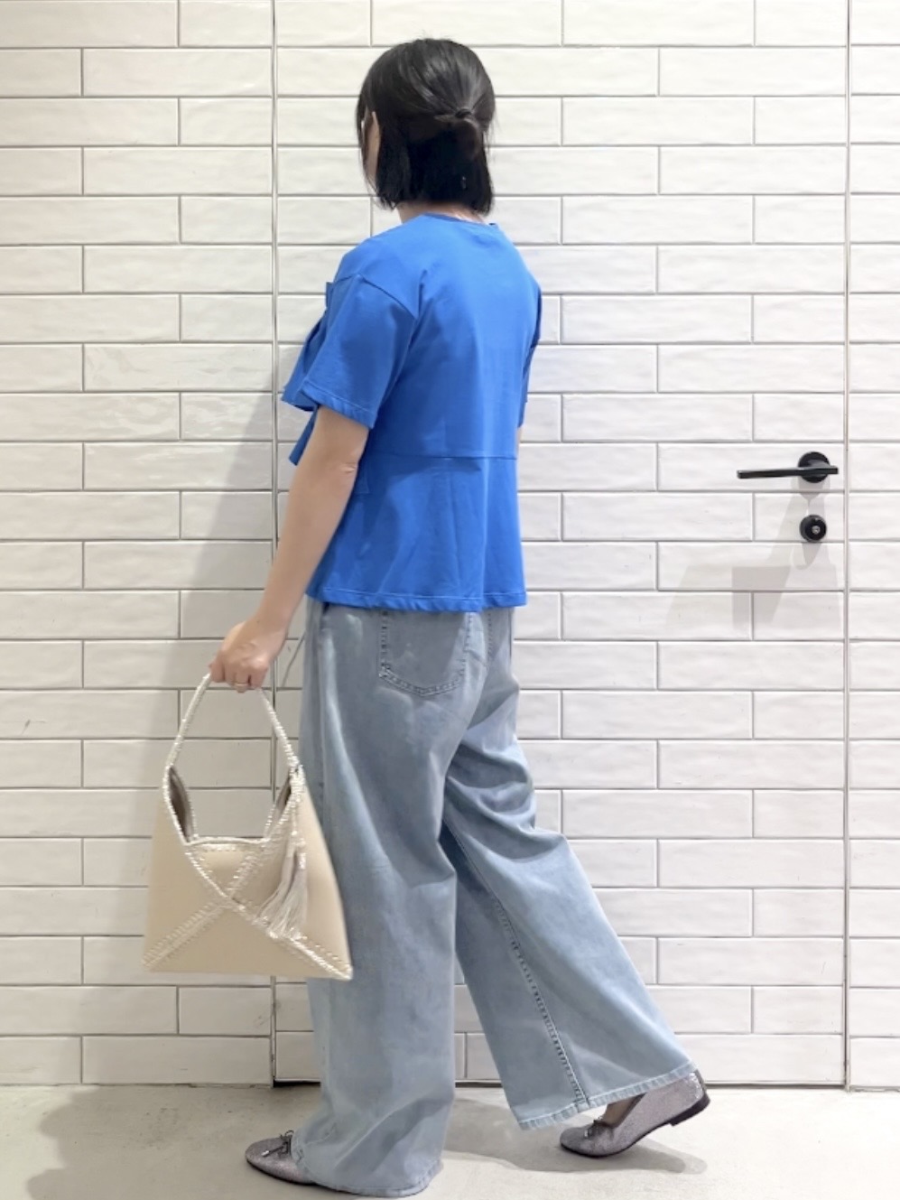 しおりさんの「OPAQUE.CLIP｜【接触冷感】アシメフリルドッキングカットソー《洗濯機OK》」を使ったコーディネート