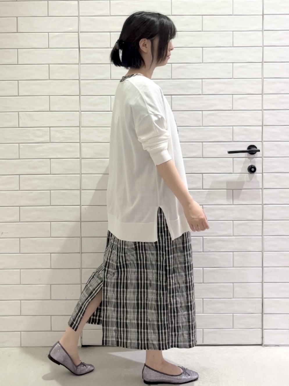 しおりさんの「OPAQUE.CLIP｜【接触冷感】ニットカーディガン《洗濯機OK／抗ピリング》」を使ったコーディネート