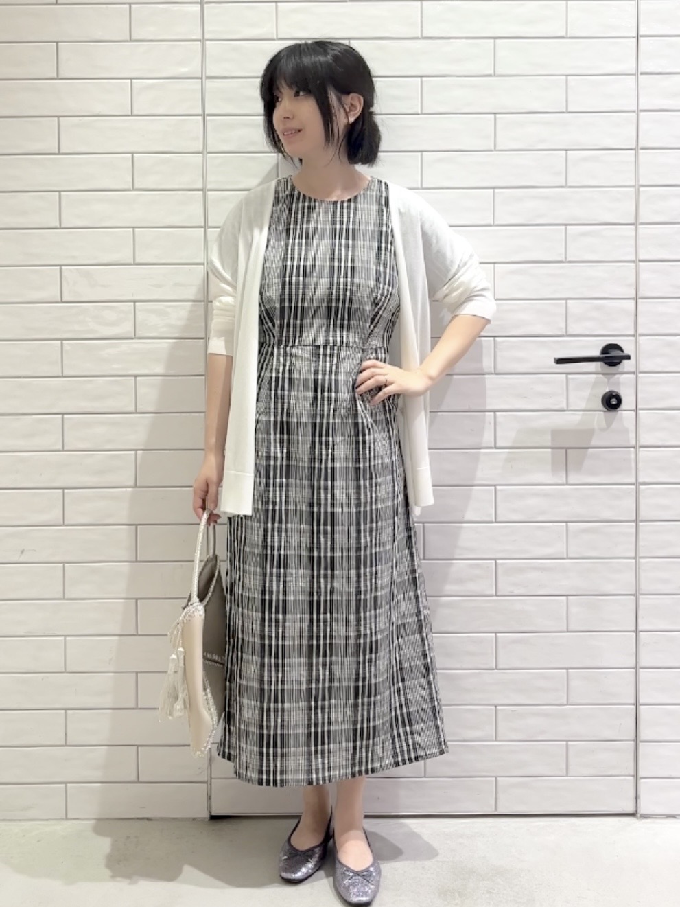 しおりさんの「OPAQUE.CLIP｜【接触冷感】ニットカーディガン《洗濯機OK／抗ピリング》」を使ったコーディネート
