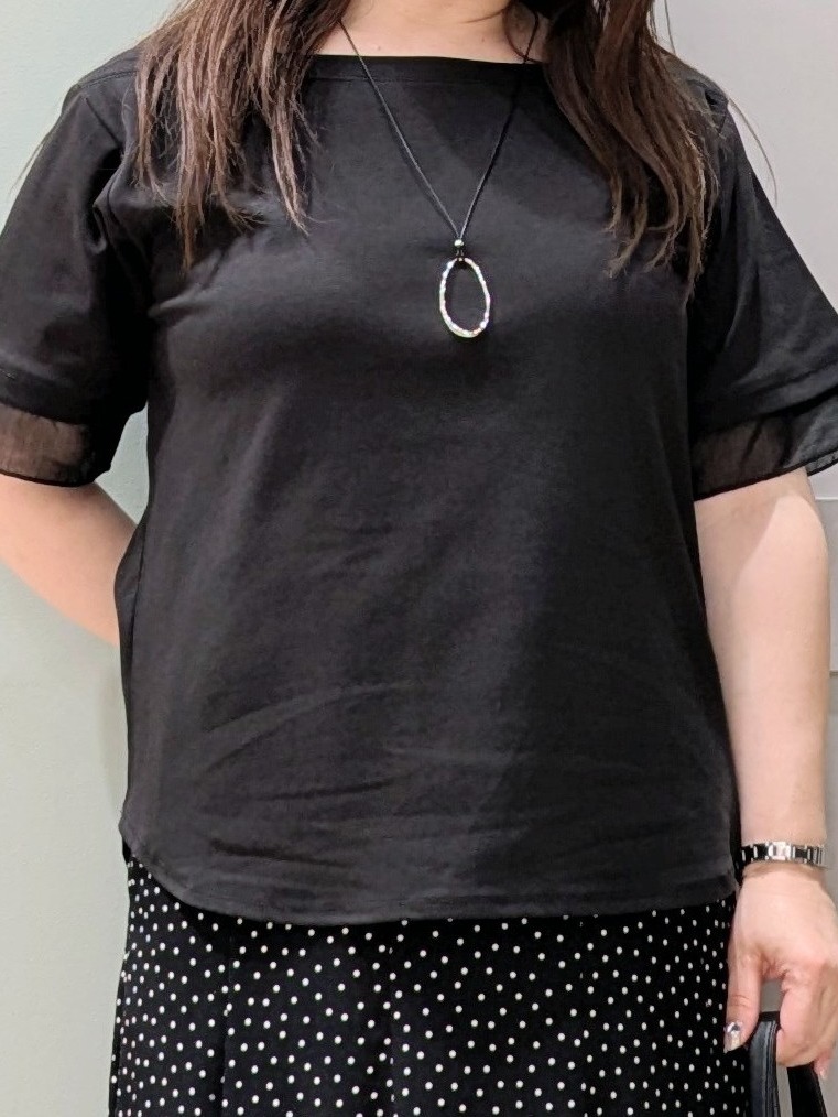 チグ♪さんの「grove｜【二の腕カバー/UVカット】袖口シアースクエアネックTシャツ」を使ったコーディネート