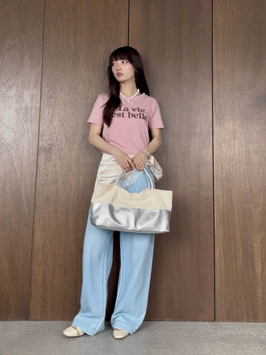 ibukiさんの「INDIVI｜ロゴタイトTシャツ」を使ったコーディネート