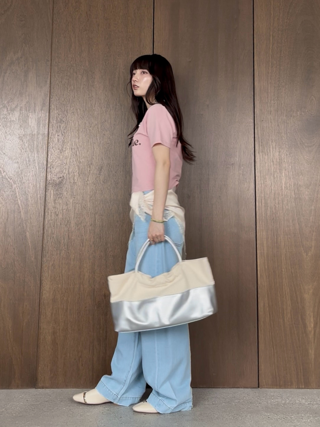 ibukiさんの「INDIVI｜ロゴタイトTシャツ」を使ったコーディネート
