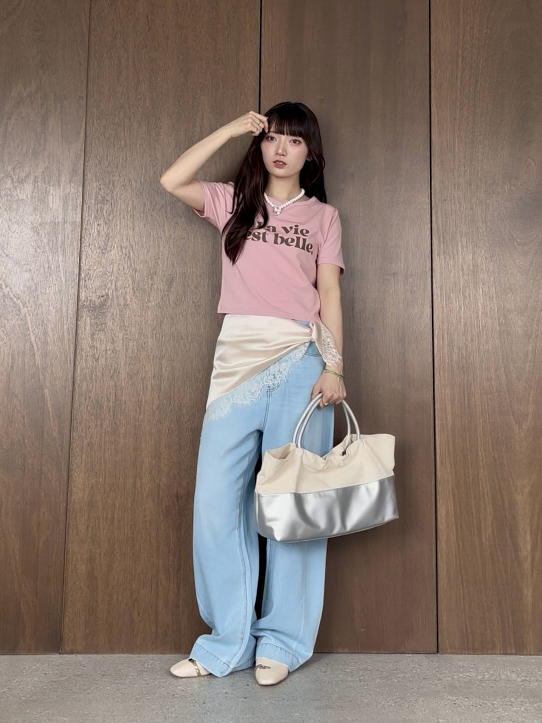 ibukiさんの「INDIVI｜ロゴタイトTシャツ」を使ったコーディネート