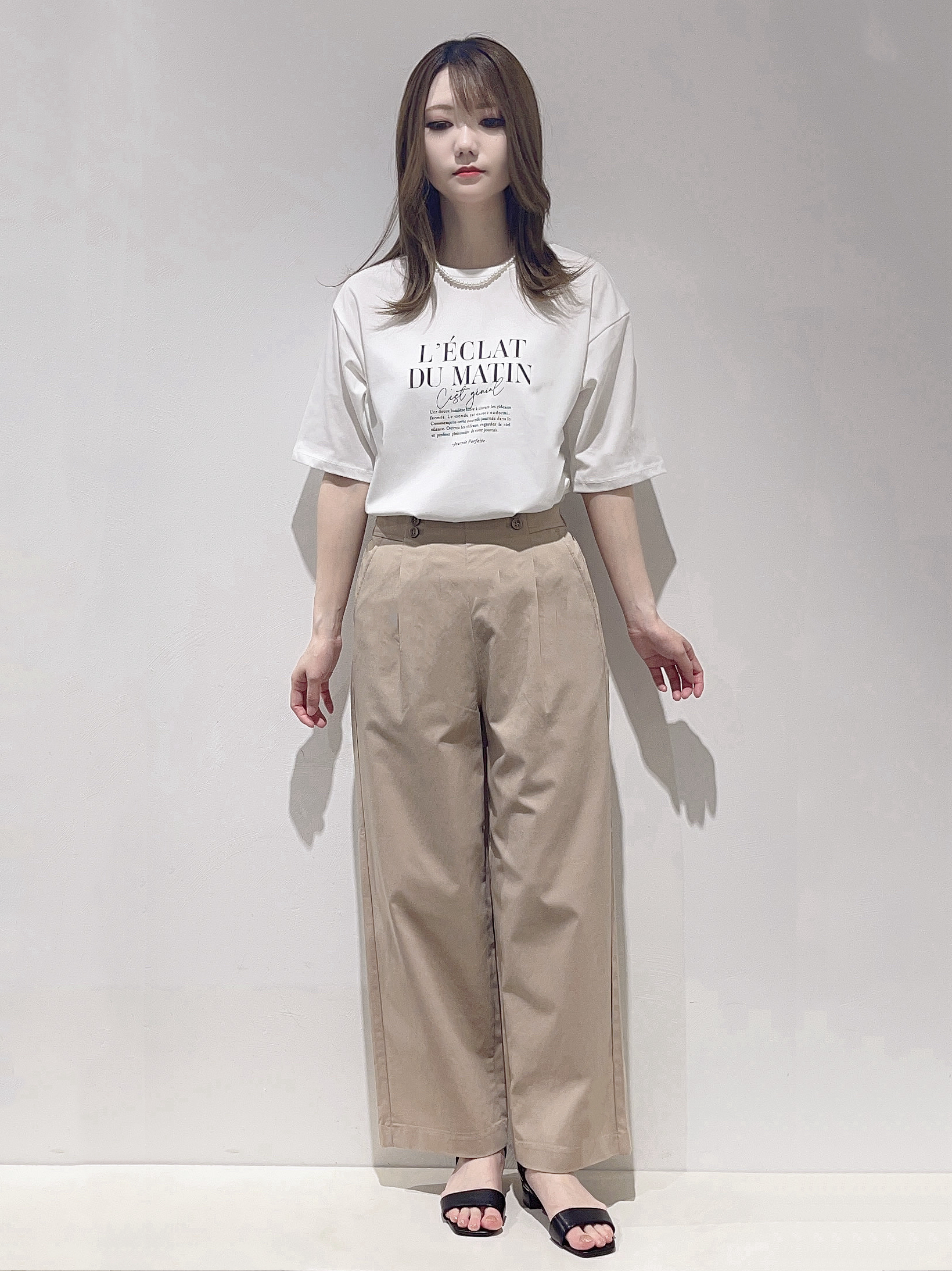 HITOMIさんの「grove｜気温調整にも◎ブラウス感覚で羽織れるシアーブルゾン」を使ったコーディネート