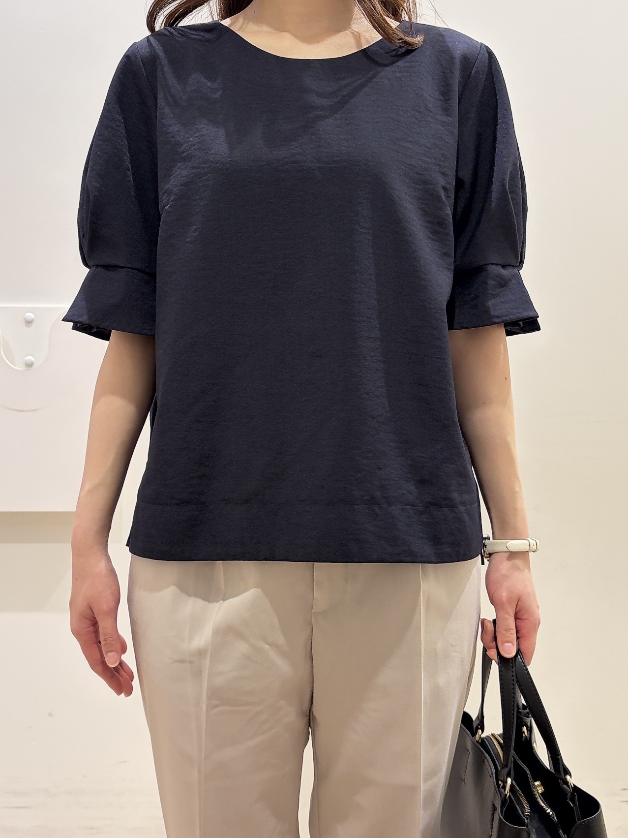 MOMOさんの「index｜【接触冷感／吸水速乾】タックパフスリーブブラウス《防シワ／洗濯機OK／XS～3L／8col》」を使ったコーディネート