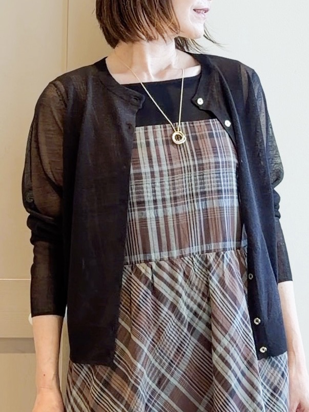 yamakoさんの「grove｜高評価！【洗える/名品】大人の透け感、シアーカーディガン」を使ったコーディネート