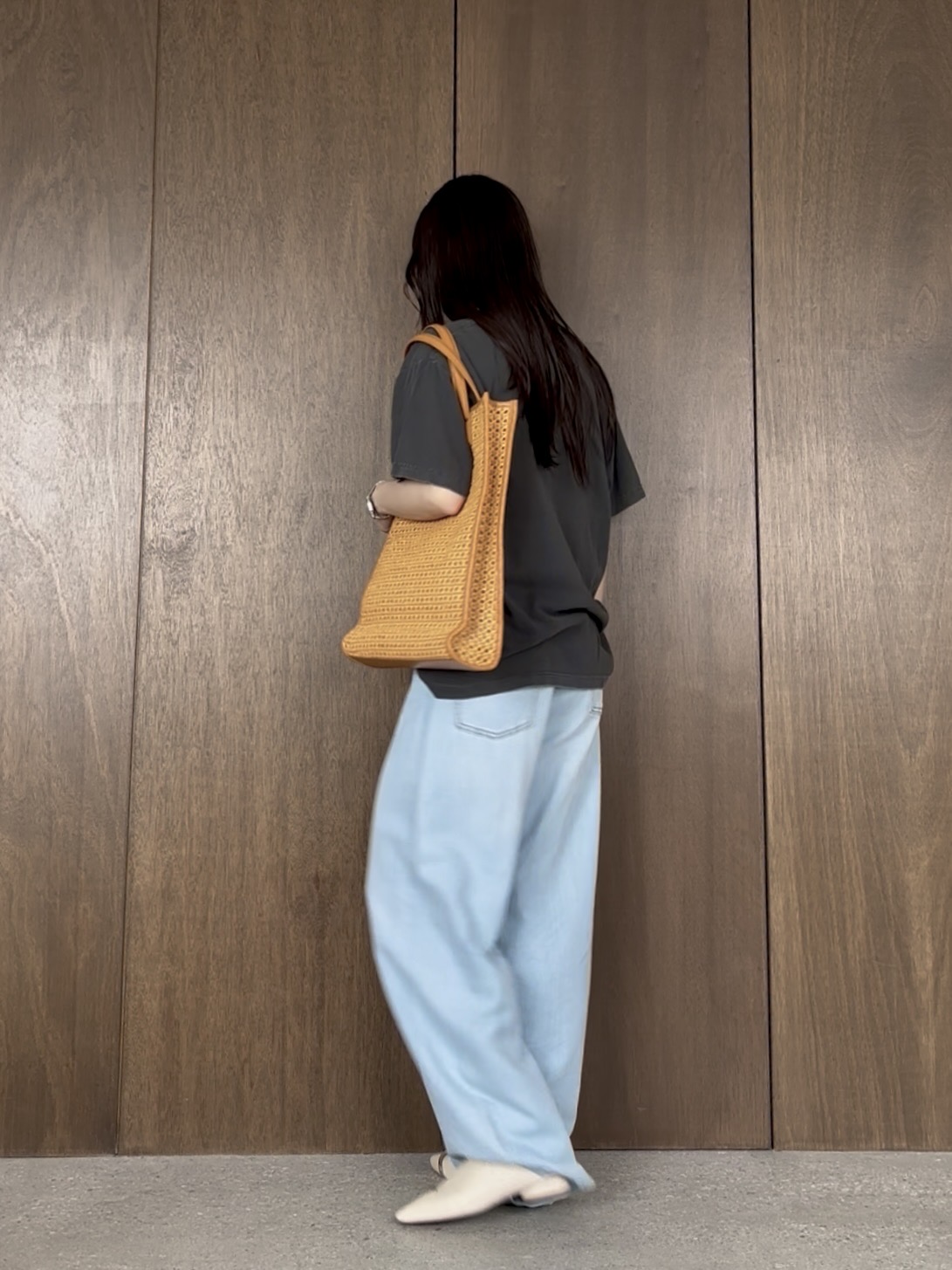 ibukiさんの「INDIVI｜【LE VERNIS】Toe ring Mules」を使ったコーディネート