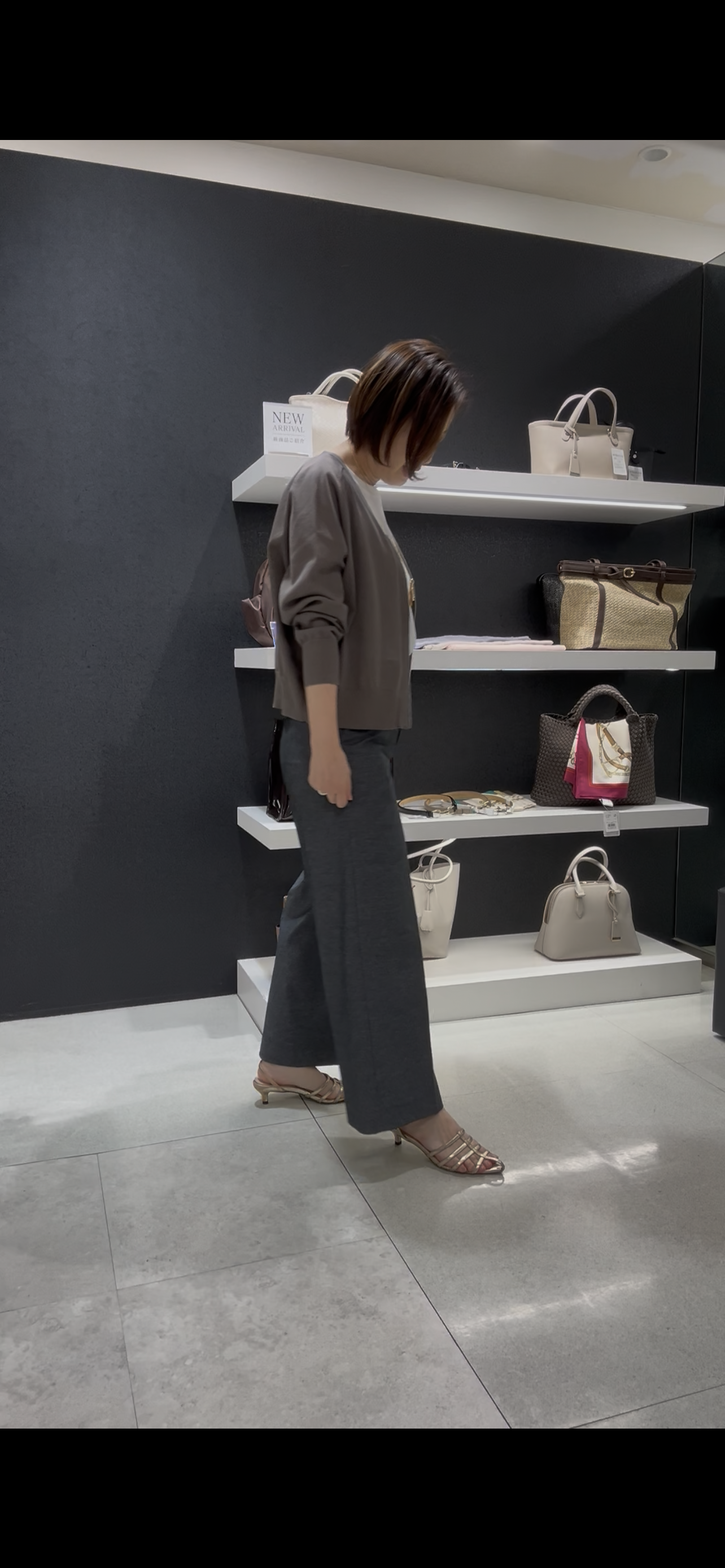 まどかさんの「UNTITLED｜【アンサンブル可/日除け・冷房対策】シアーレーヨンZIPカーディガン」を使ったコーディネート