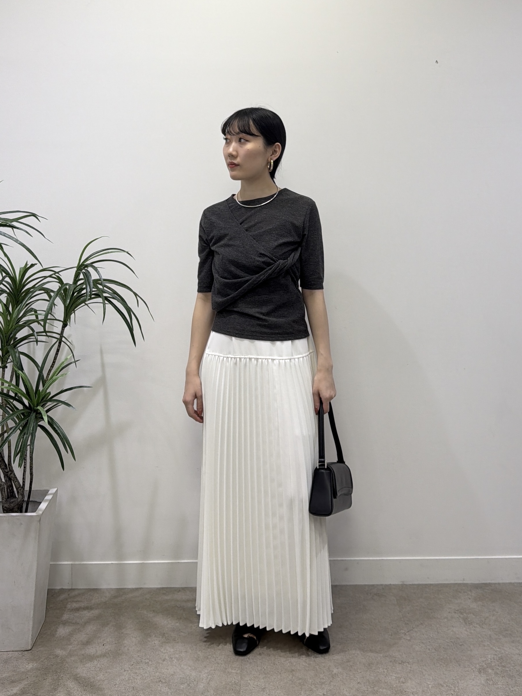 rinaさんの「INDIVI｜ツイストガーゼカットソー」を使ったコーディネート