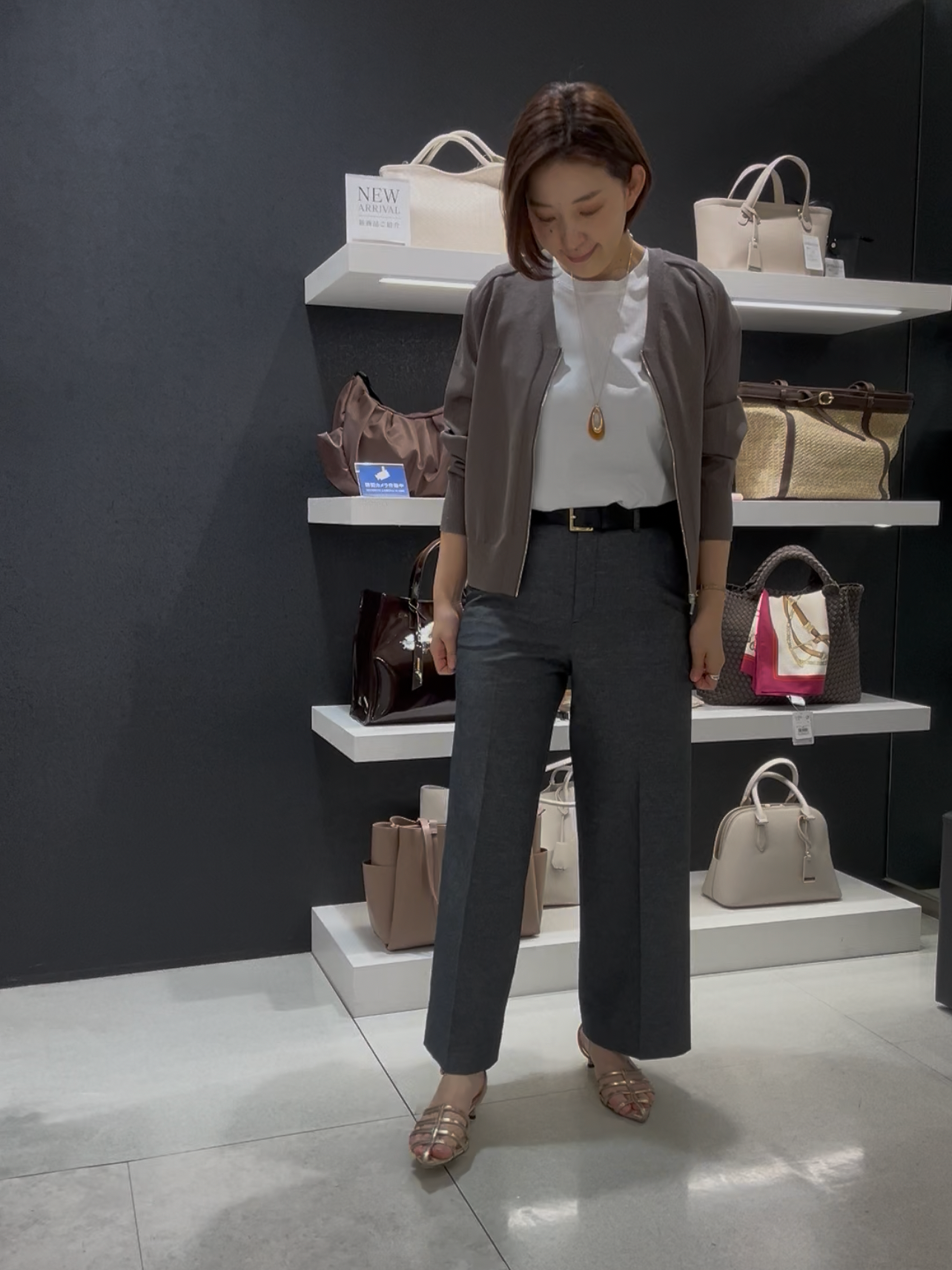 まどかさんの「UNTITLED｜【アンサンブル可/日除け・冷房対策】シアーレーヨンZIPカーディガン」を使ったコーディネート