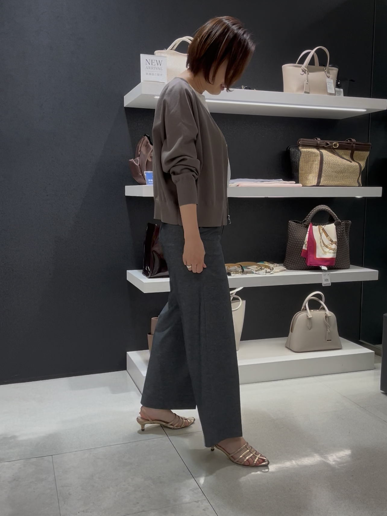 まどかさんの「UNTITLED｜【アンサンブル可/日除け・冷房対策】シアーレーヨンZIPカーディガン」を使ったコーディネート