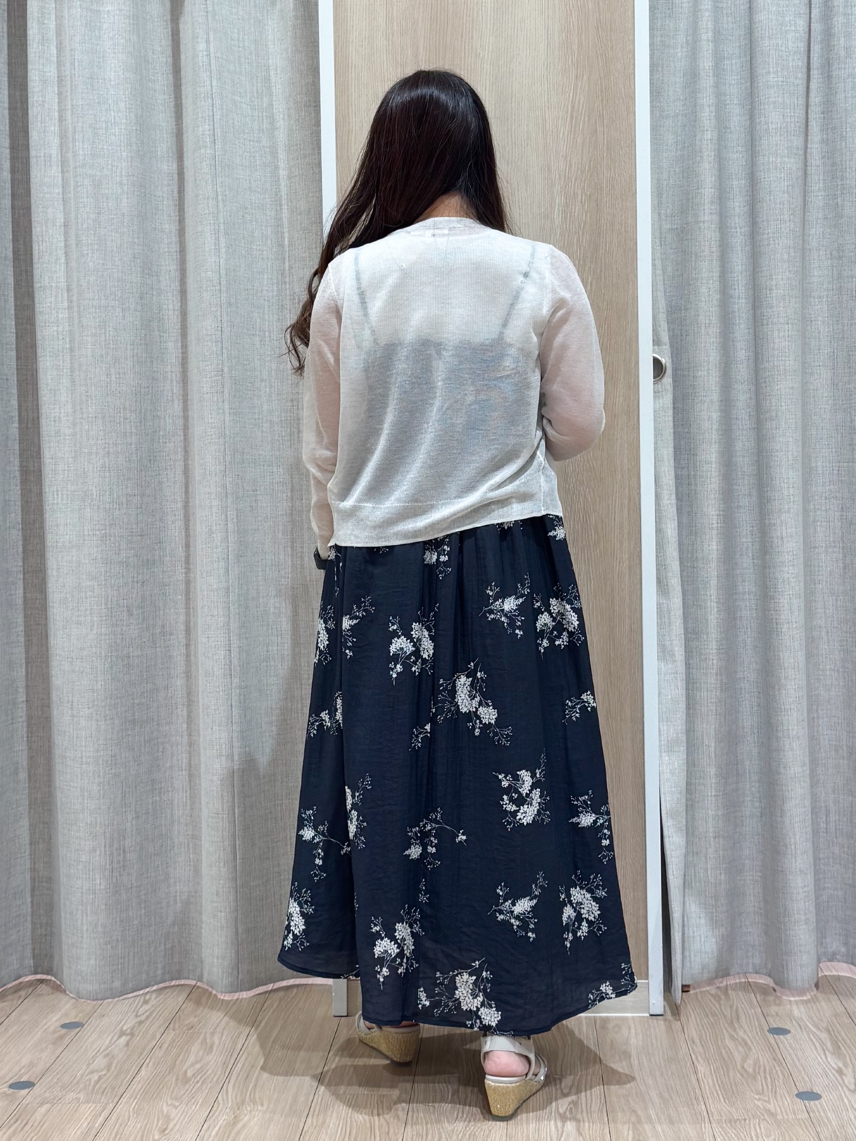 sachiさんの「grove｜高評価！【洗える/名品】大人の透け感、シアーカーディガン」を使ったコーディネート