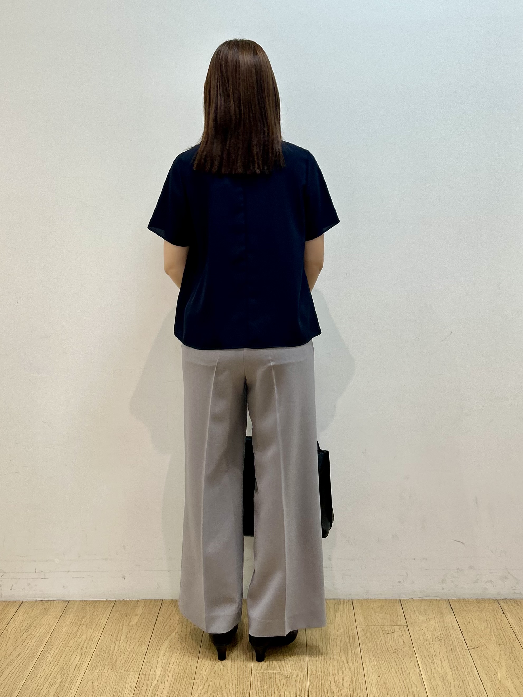kozueさんの「INDIVI｜【洗える／UVケア】ストライプ柄＆無地 ボウタイ風 半袖ブラウス」を使ったコーディネート
