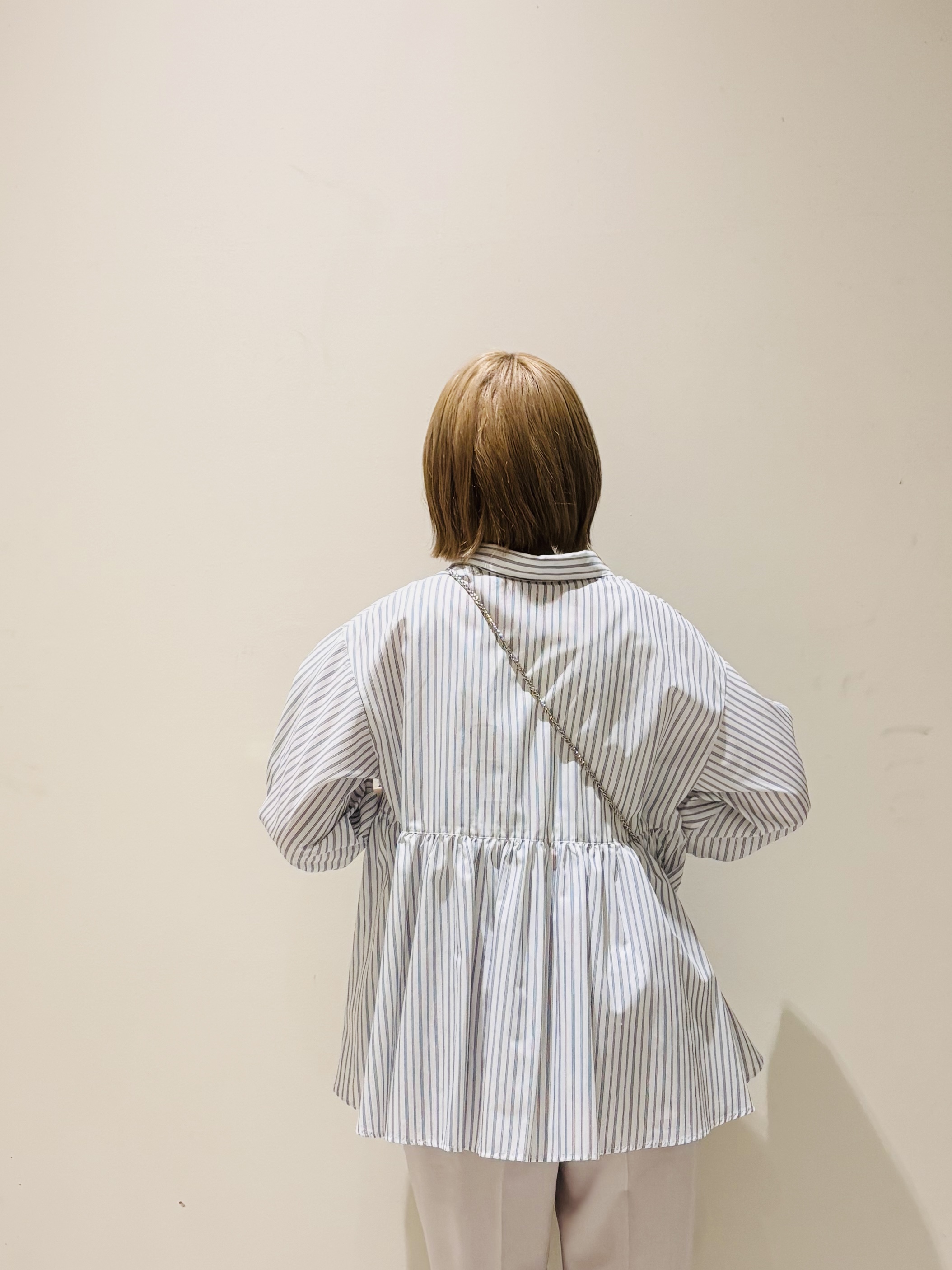 みきちぃさんの「OPAQUE.CLIP｜スキッパーペプラムブラウス【洗濯機OK】」を使ったコーディネート