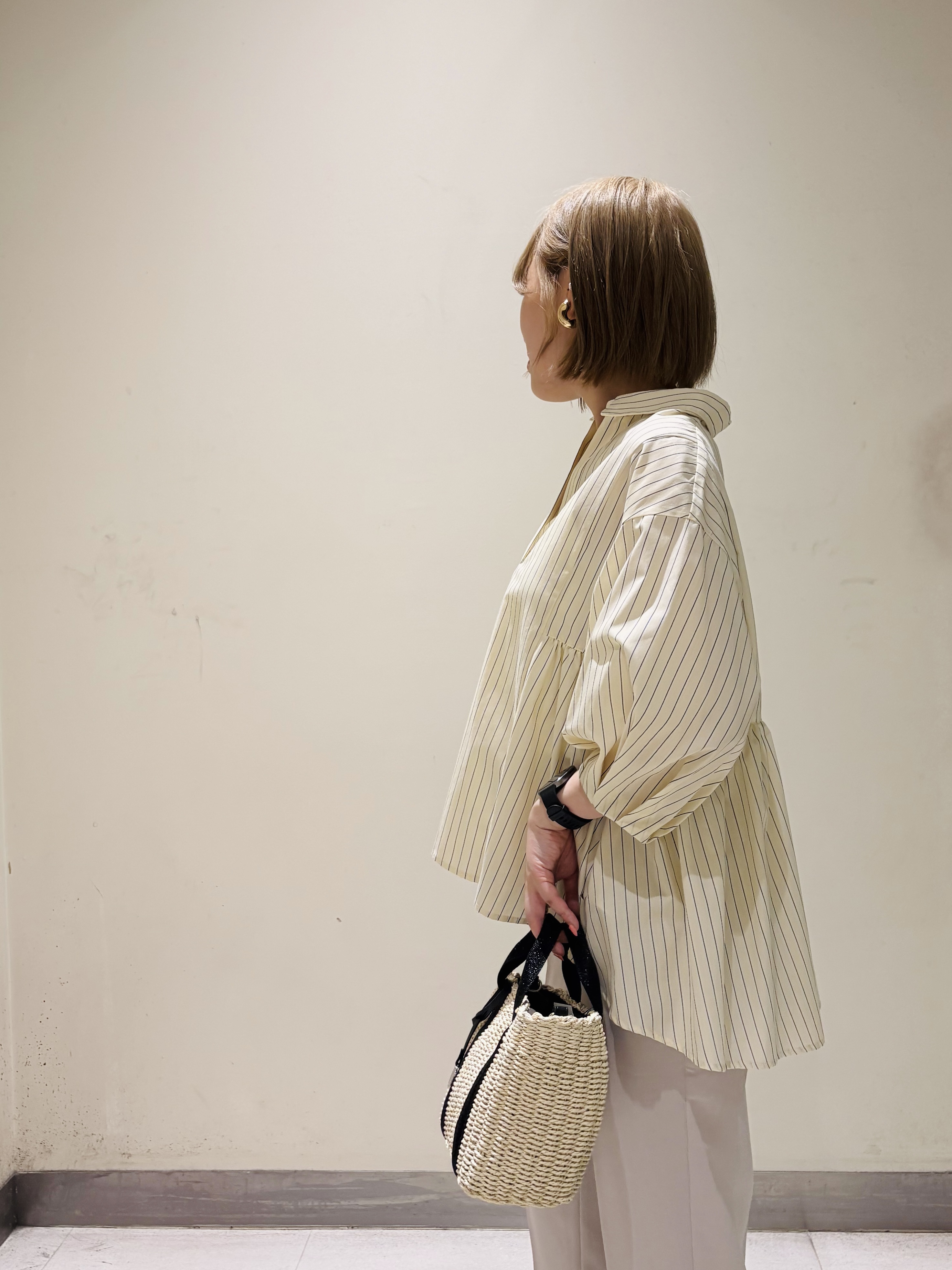 みきちぃさんの「OPAQUE.CLIP｜スキッパーペプラムブラウス【洗濯機OK】」を使ったコーディネート