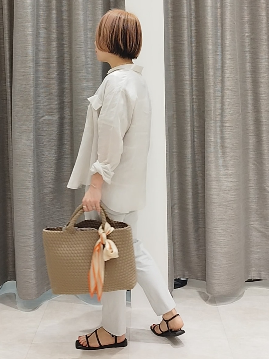 s u g iさんの「UNTITLED｜【接触冷感】ドライタッチシャツ」を使ったコーディネート