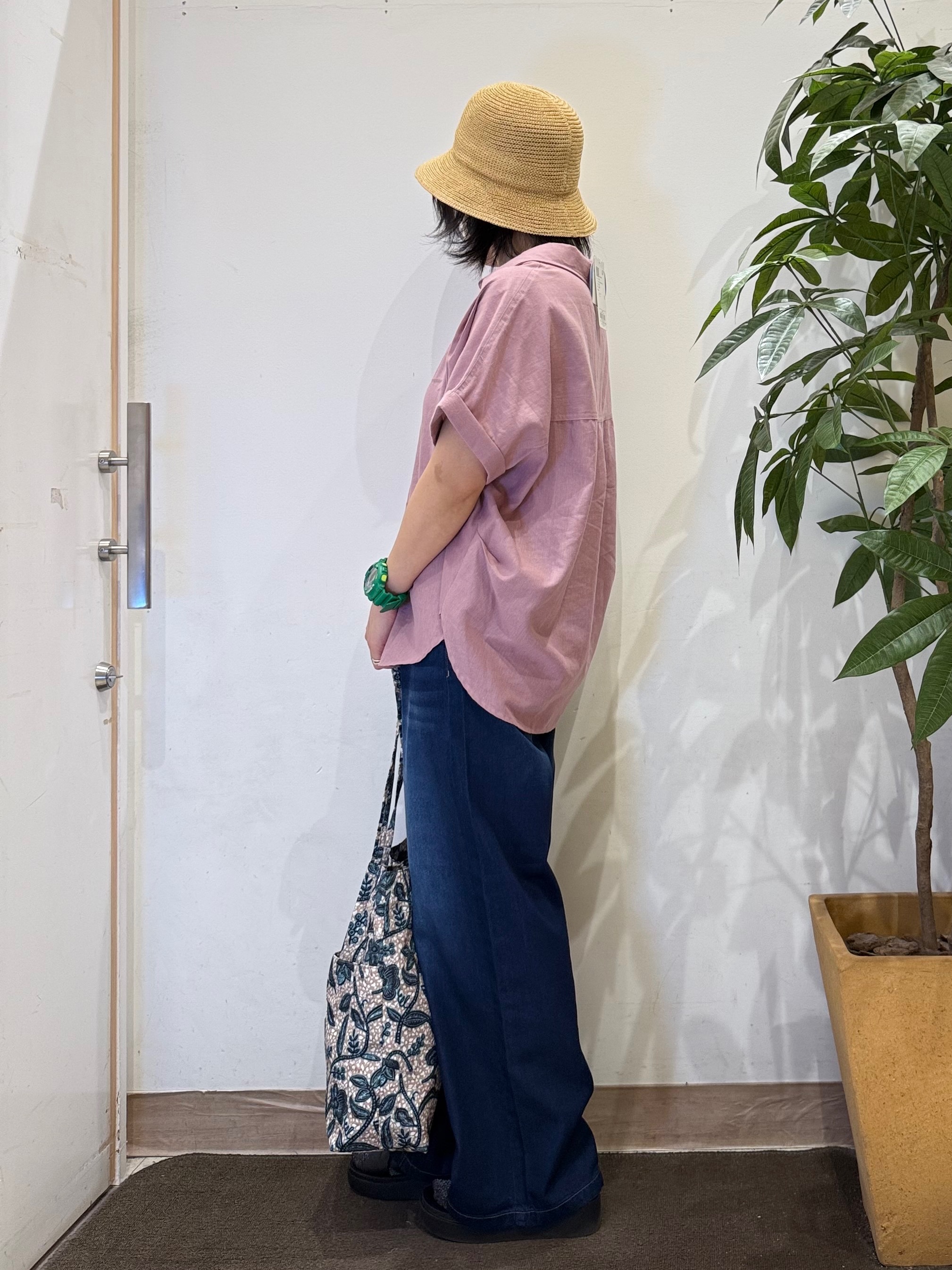 misakiさんの「SHOO･LA･RUE｜【UV/吸水速乾/抗菌防臭】インせず着られる フレンチリネンスキッパーシャツ」を使ったコーディネート