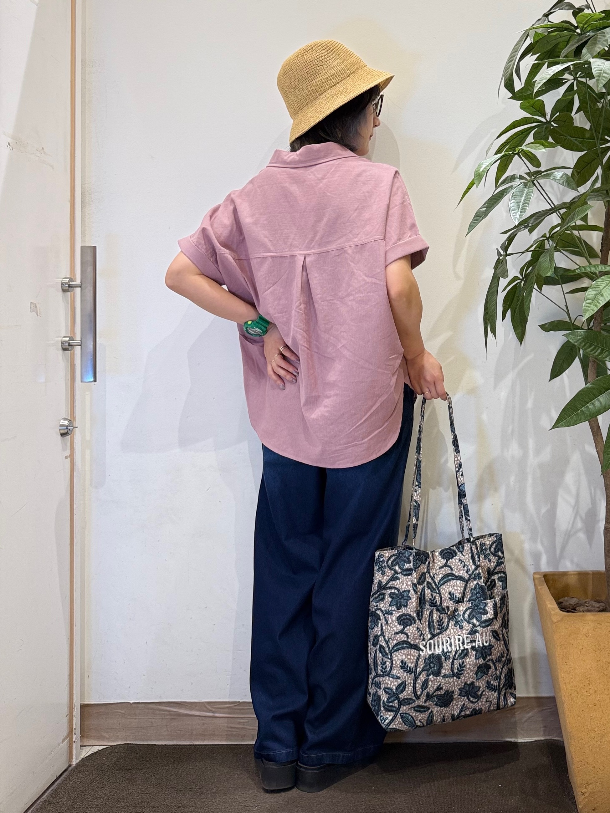 misakiさんの「SHOO･LA･RUE｜【UV/吸水速乾/抗菌防臭】インせず着られる フレンチリネンスキッパーシャツ」を使ったコーディネート