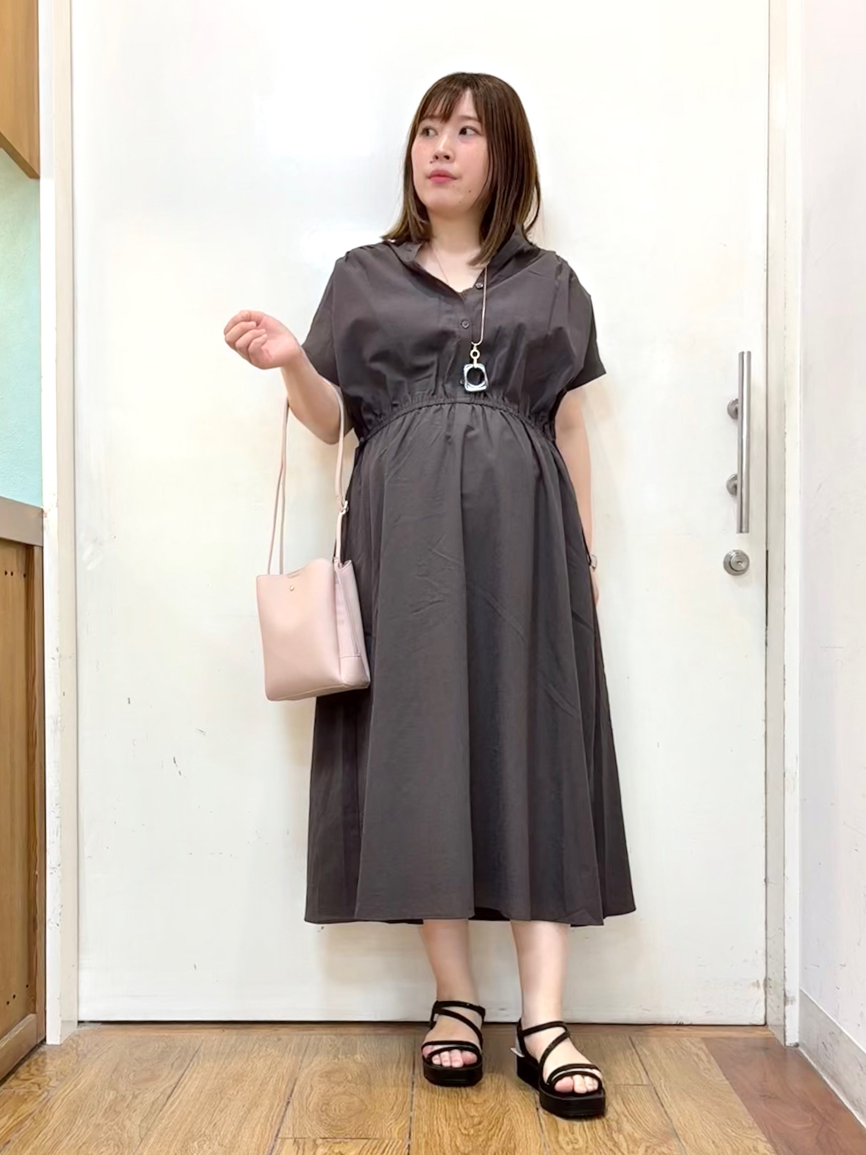 だいわさんの「SHOO･LA･RUE｜【S-LL/UV/吸水速乾/洗濯機可】通気性〇 ギャザーリボンワンピース」を使ったコーディネート