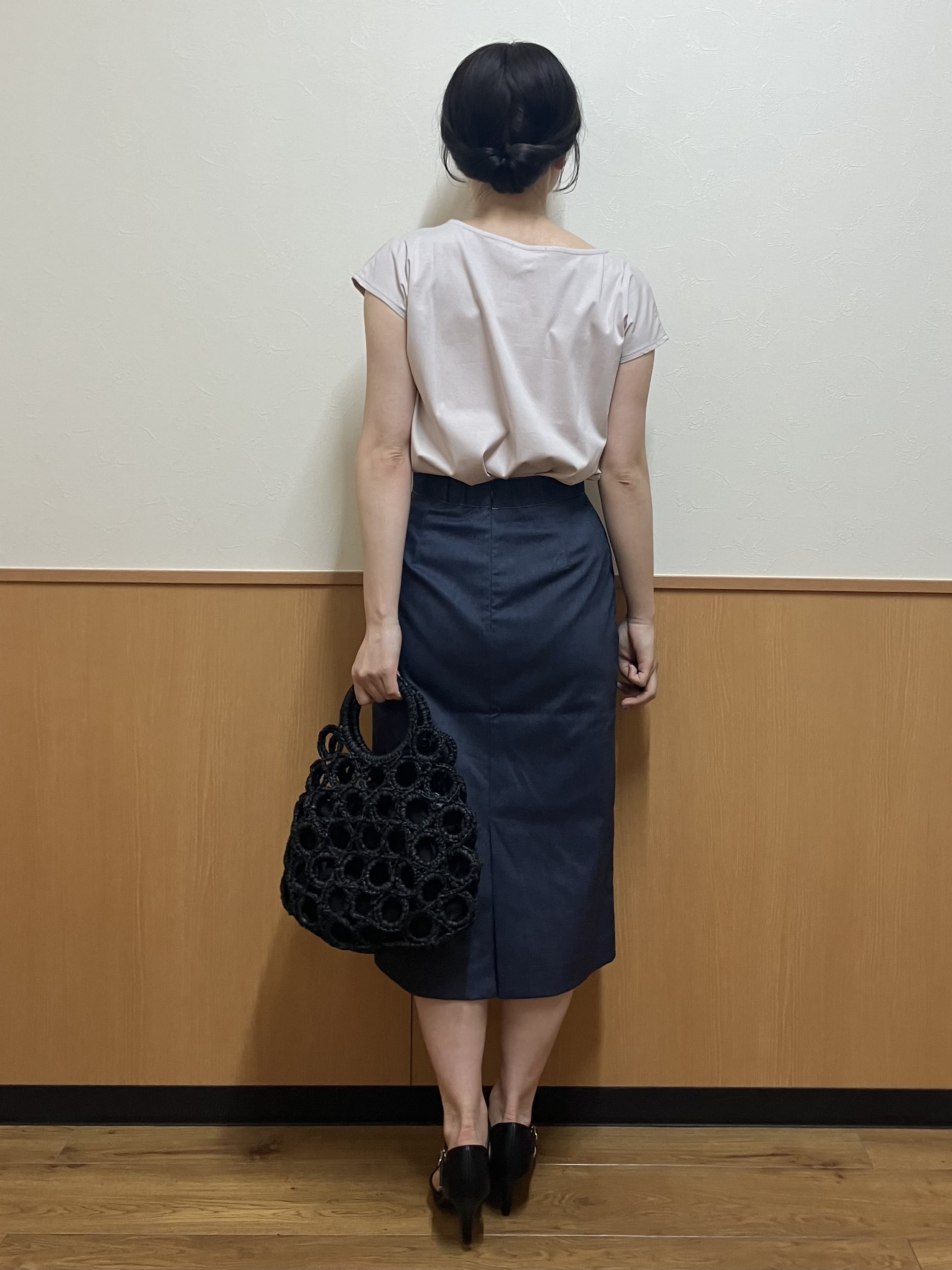MAYUKIさんの「index｜【接触冷感】ビジューキーネックフレンチトップス《UVケア／洗濯機OK／XS～3L／8col》」を使ったコーディネート