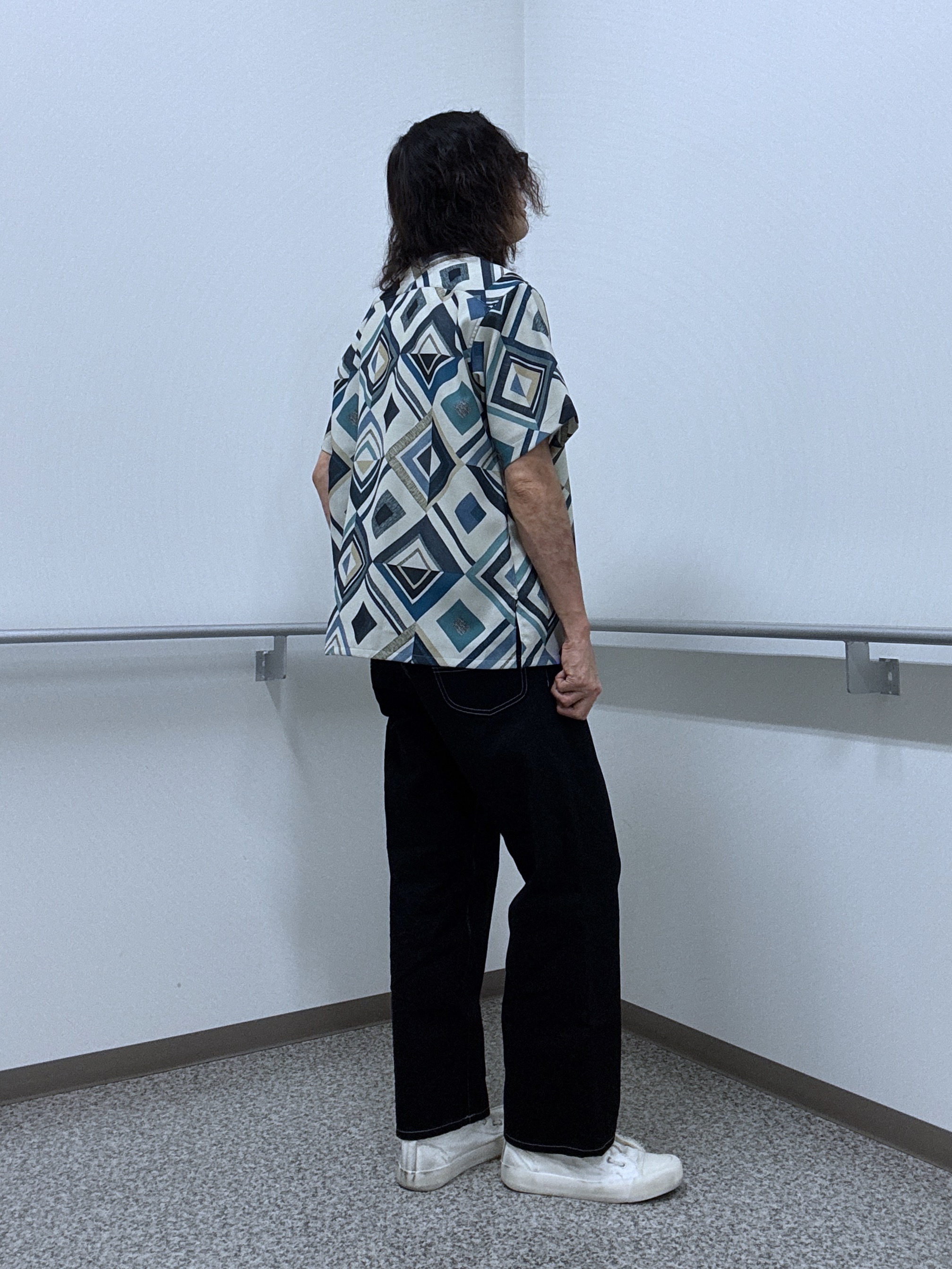 おーのさんの「TAKEO KIKUCHI｜【吸汗速乾】タイル柄プリント 半袖シャツ」を使ったコーディネート