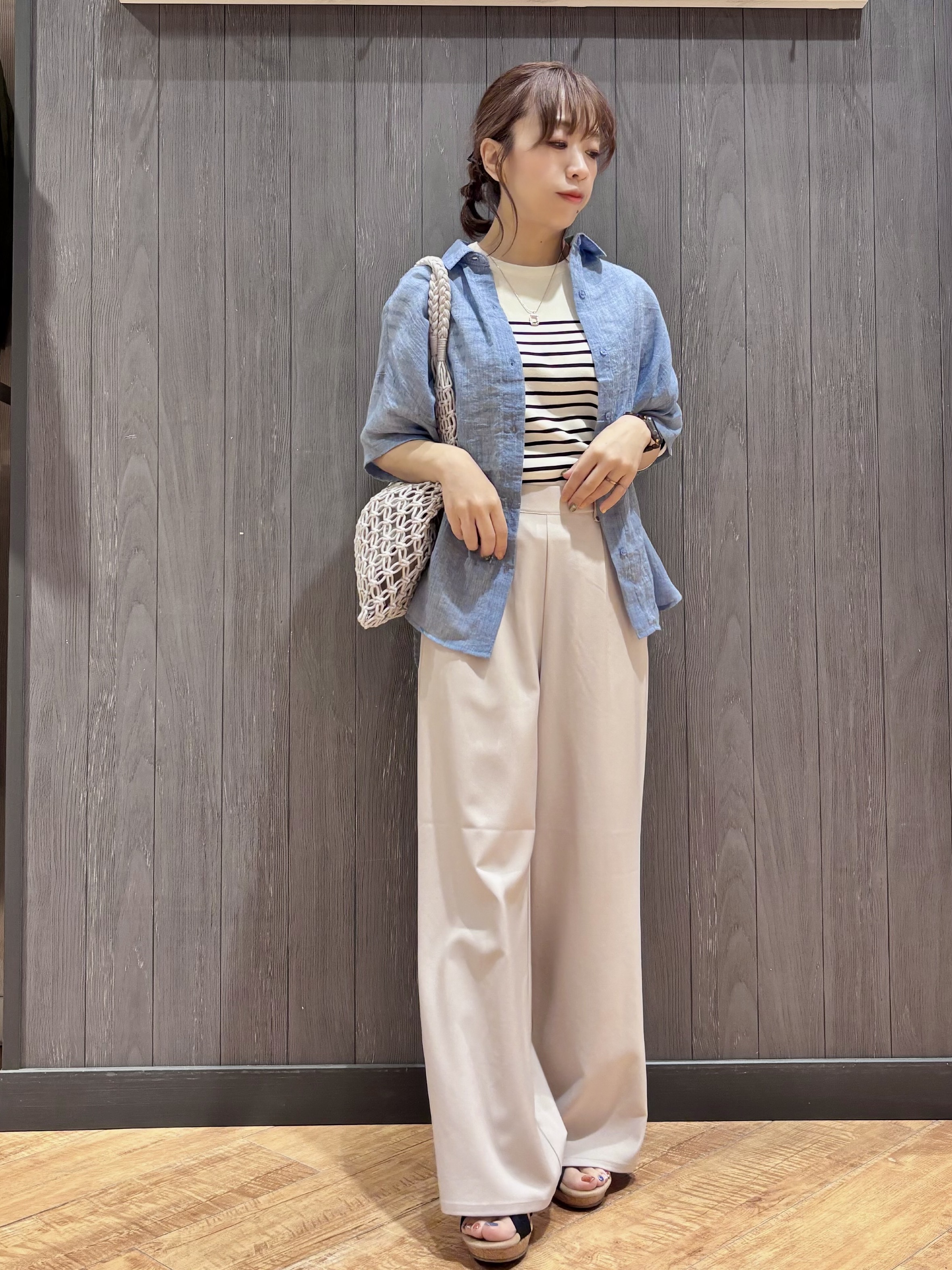 meiさんの「SHOO･LA･RUE｜ヒップがすっぽり隠れる やわらか5分袖シアーシャツ」を使ったコーディネート