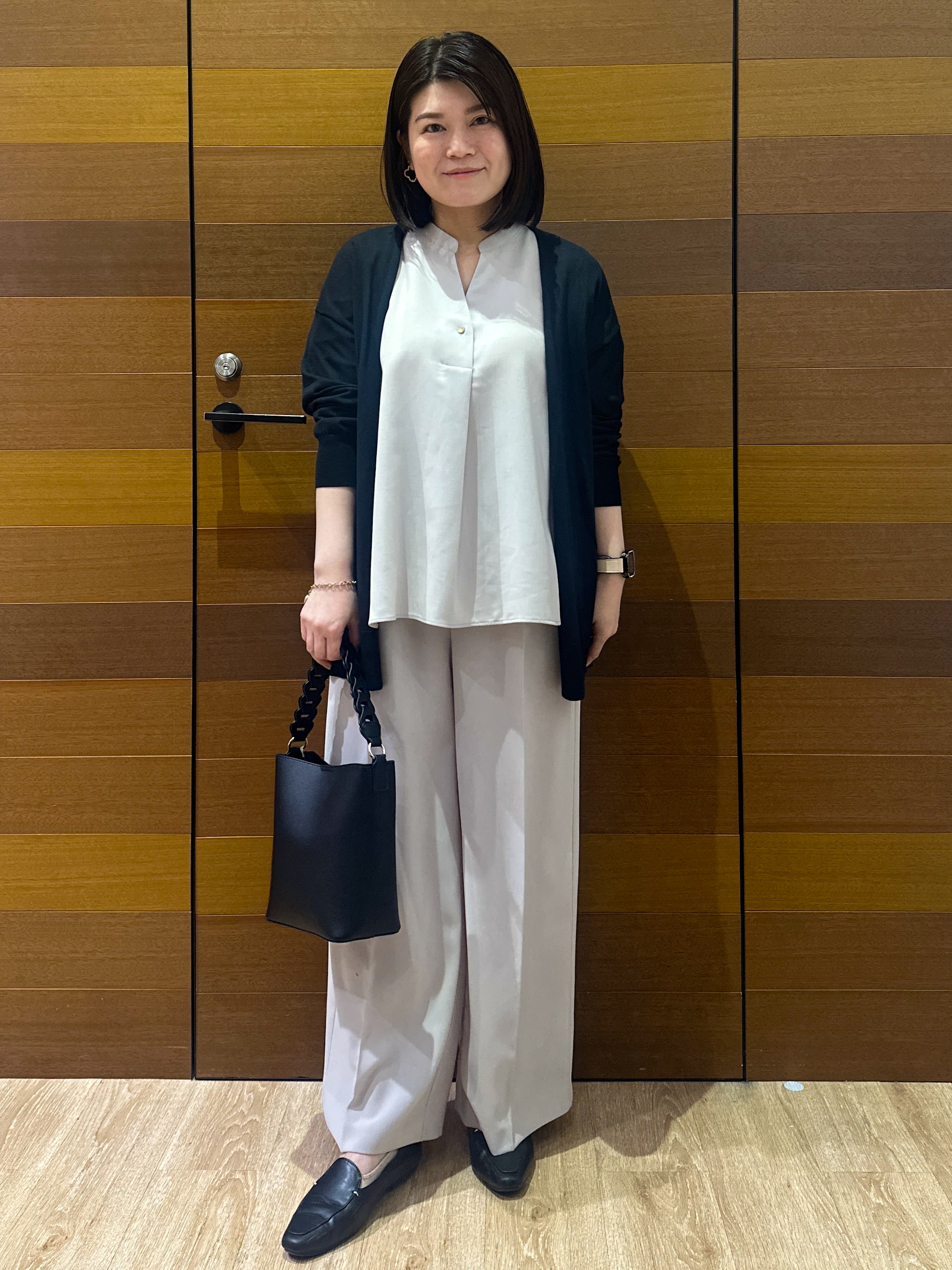 Minさんの「OPAQUE.CLIP｜【接触冷感】ニットカーディガン《洗濯機OK／抗ピリング》」を使ったコーディネート