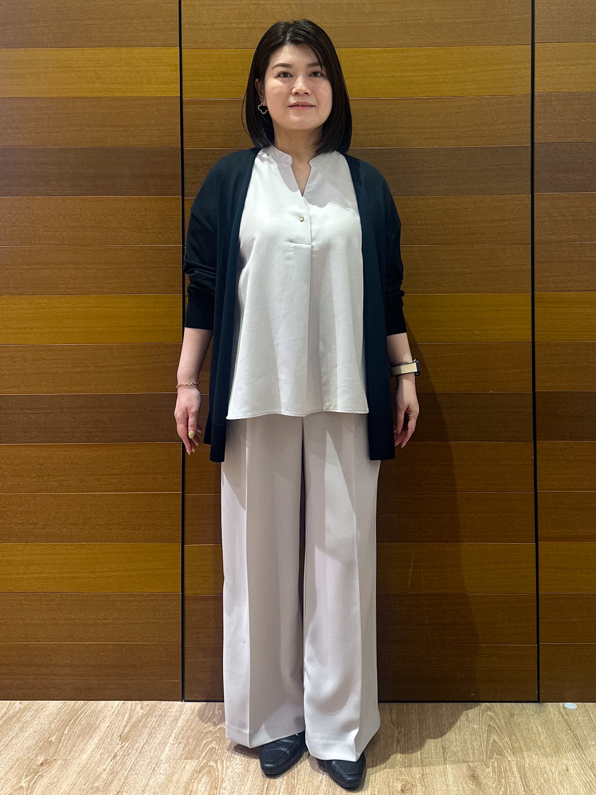 Minさんの「OPAQUE.CLIP｜【接触冷感】ニットカーディガン《洗濯機OK／抗ピリング》」を使ったコーディネート