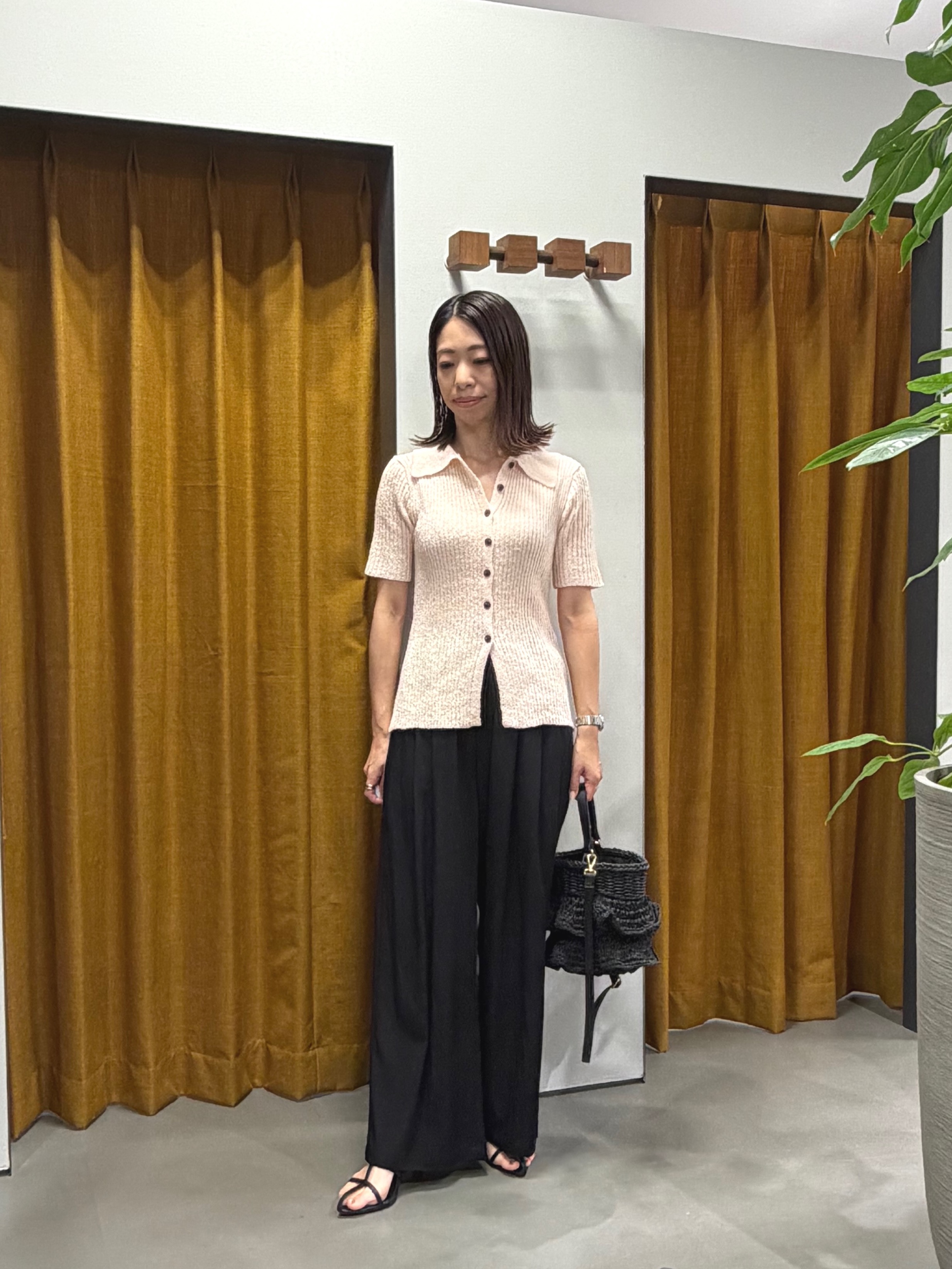 Mikoさんの「INDIVI｜ハーフスリーブポロニットカーデ」を使ったコーディネート