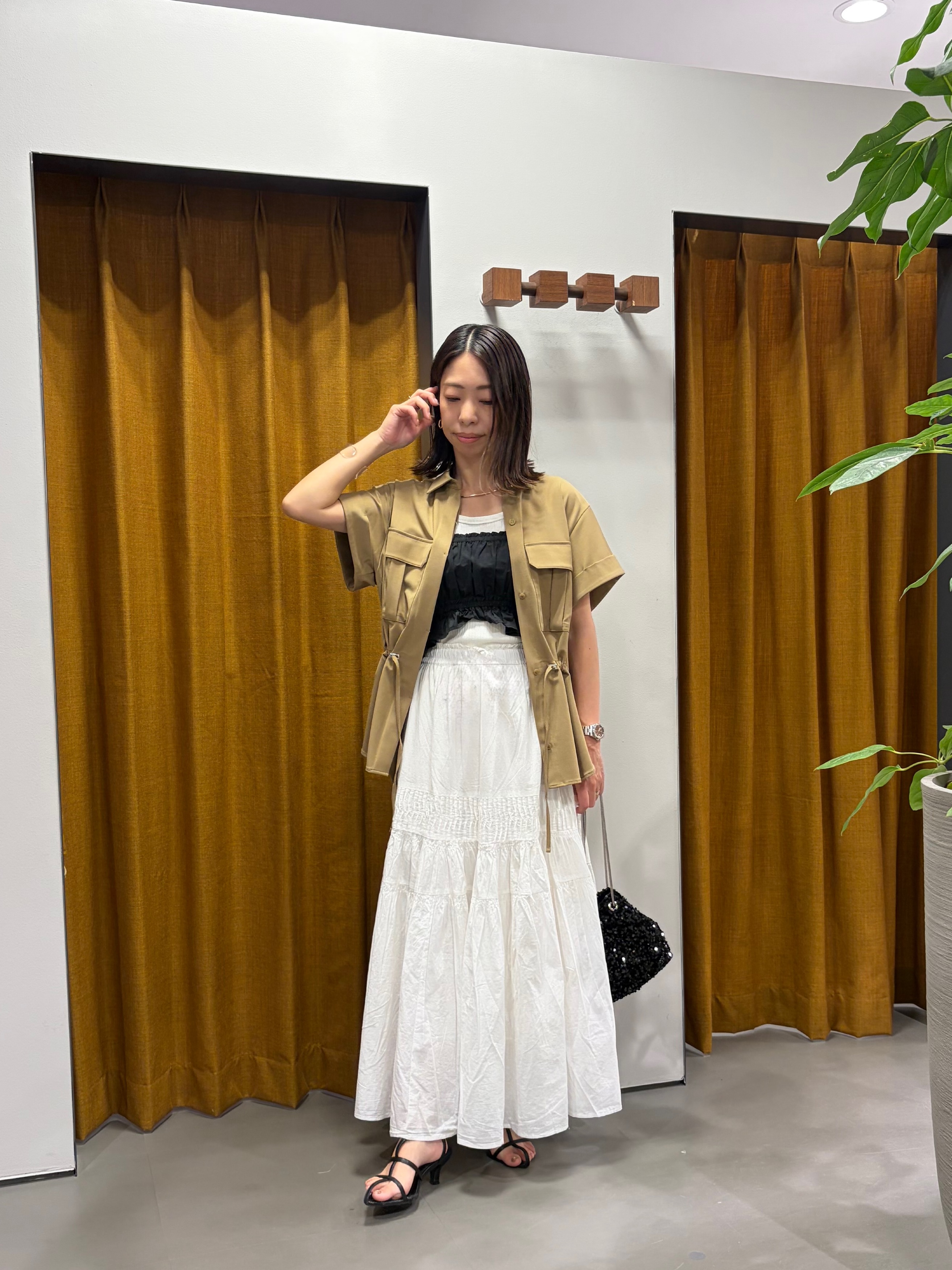 Mikoさんの「INDIVI｜Comfy SET UP｜サファリシャツ【セットアップ対応／通勤／カセット服／接触冷感／UVカット】」を使ったコーディネート