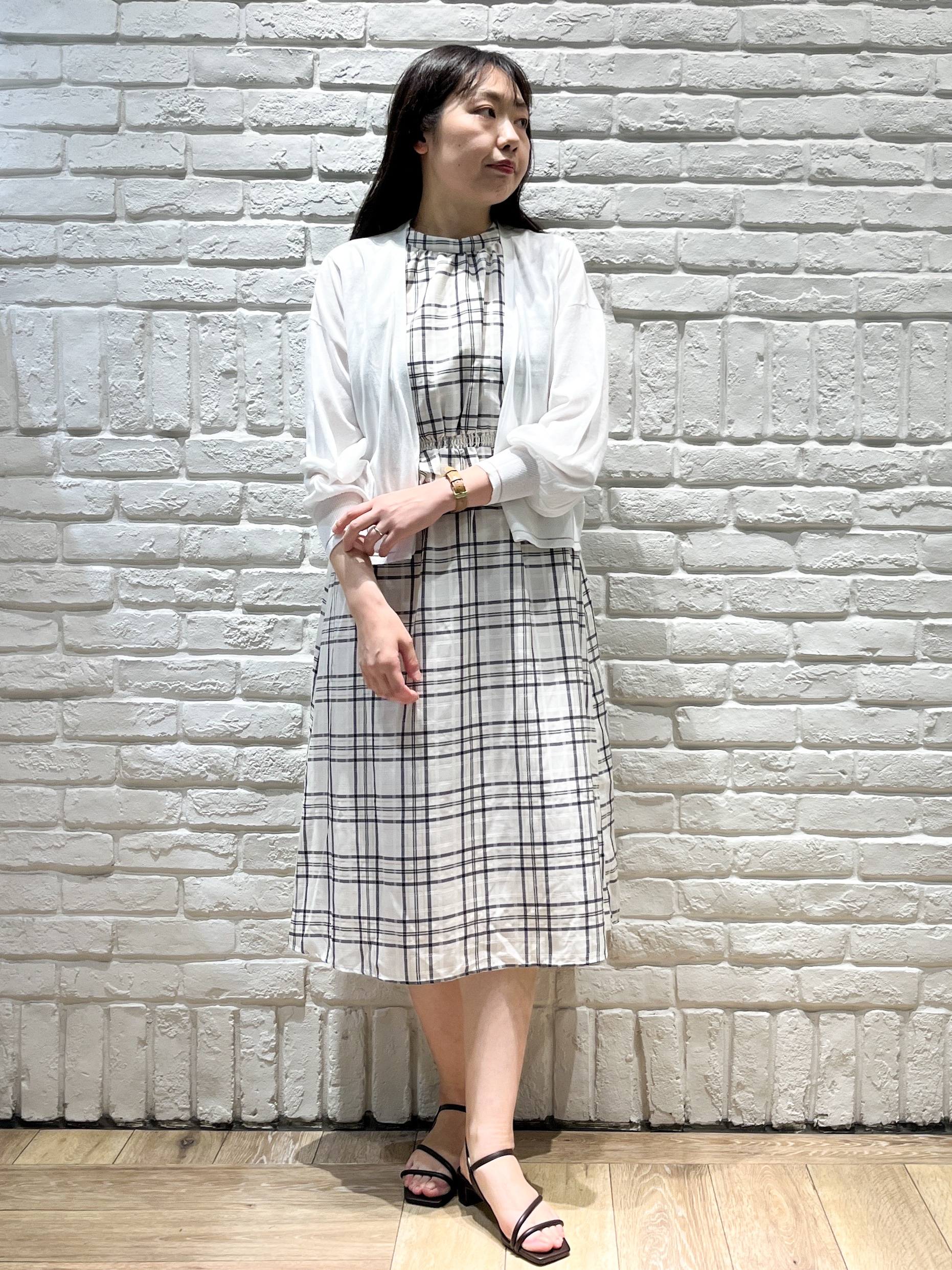 erinaさんの「index｜【接触冷感】シアーショートトッパーカーディガン《洗濯機OK／抗ピル》」を使ったコーディネート