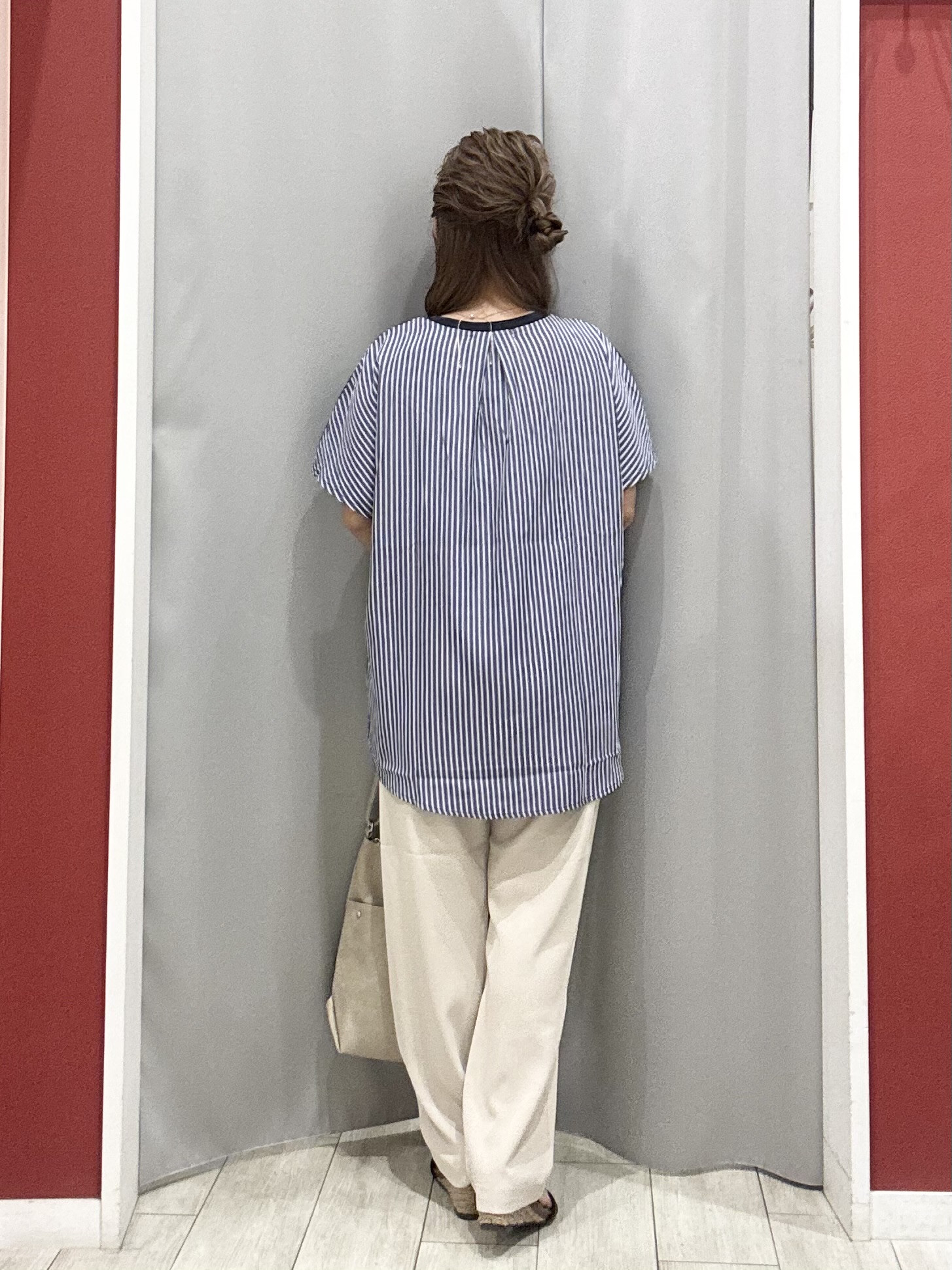 shioさんの「SHOO･LA･RUE｜【体型カバー/S-LL】インせず着られる 前後素材切替Tシャツ」を使ったコーディネート