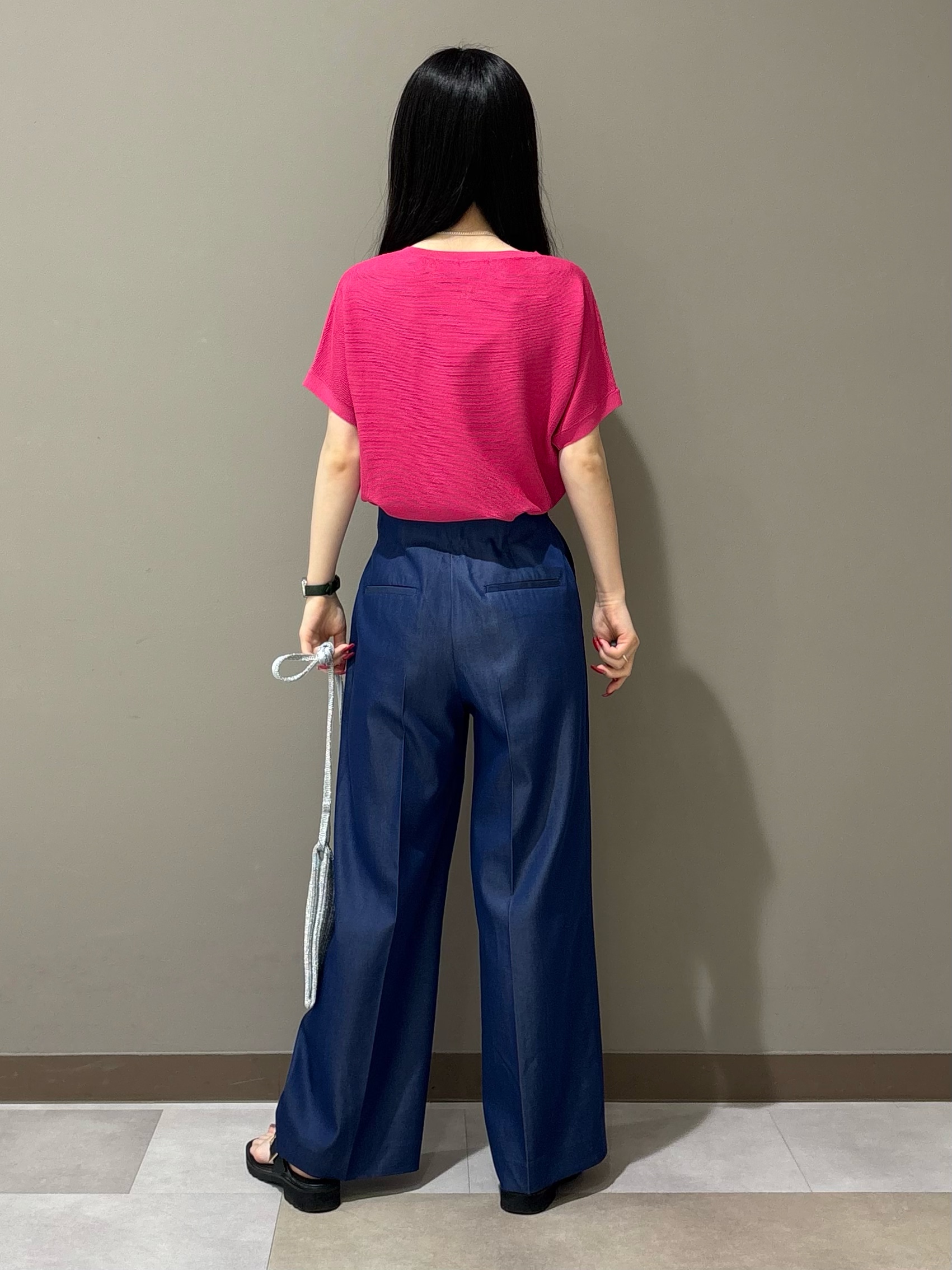 KEIKOさんの「INDIVI｜【洗える】ガーター編みVネックニットT」を使ったコーディネート