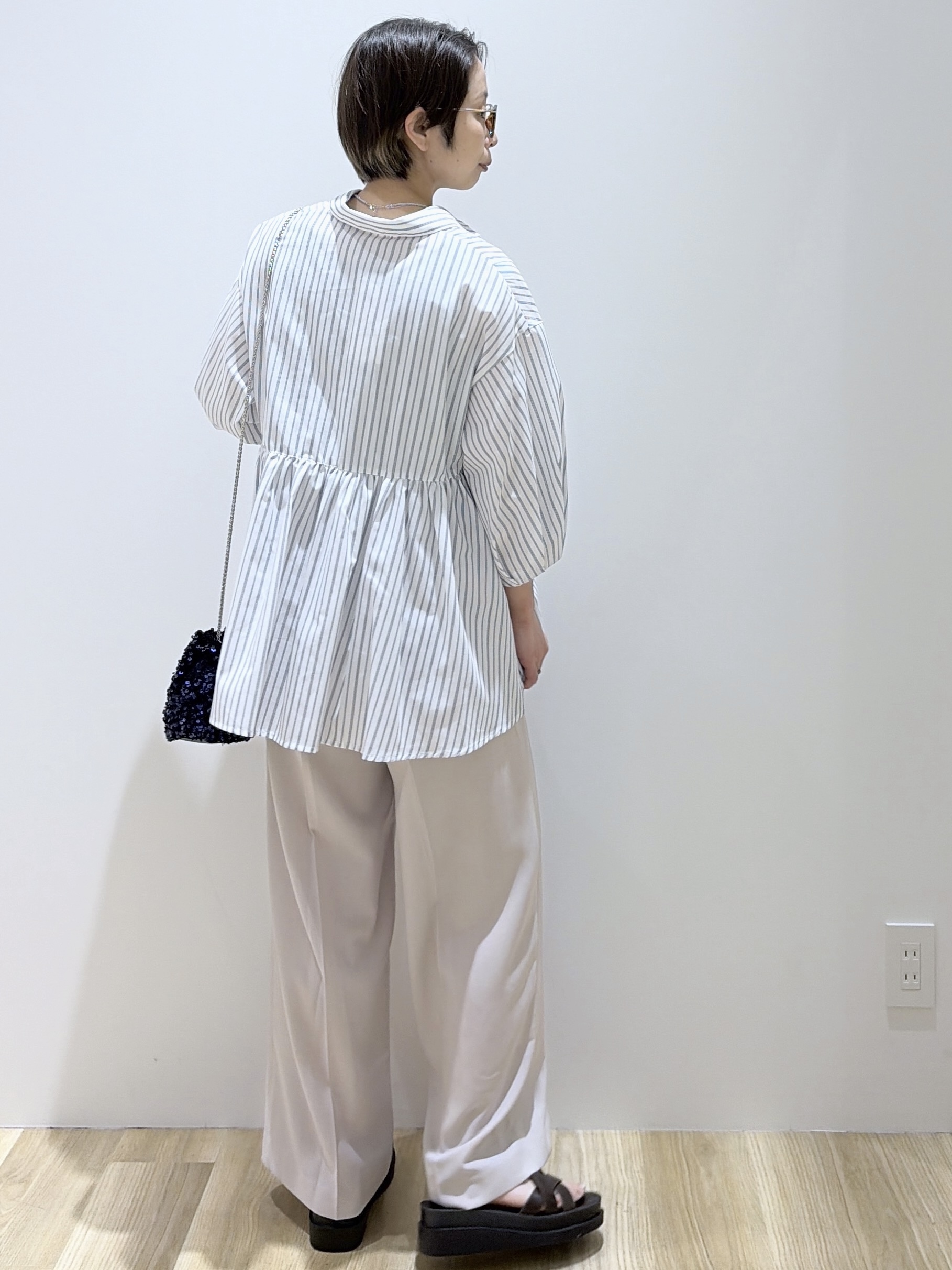 えりさんの「OPAQUE.CLIP｜スキッパーペプラムブラウス【洗濯機OK】」を使ったコーディネート