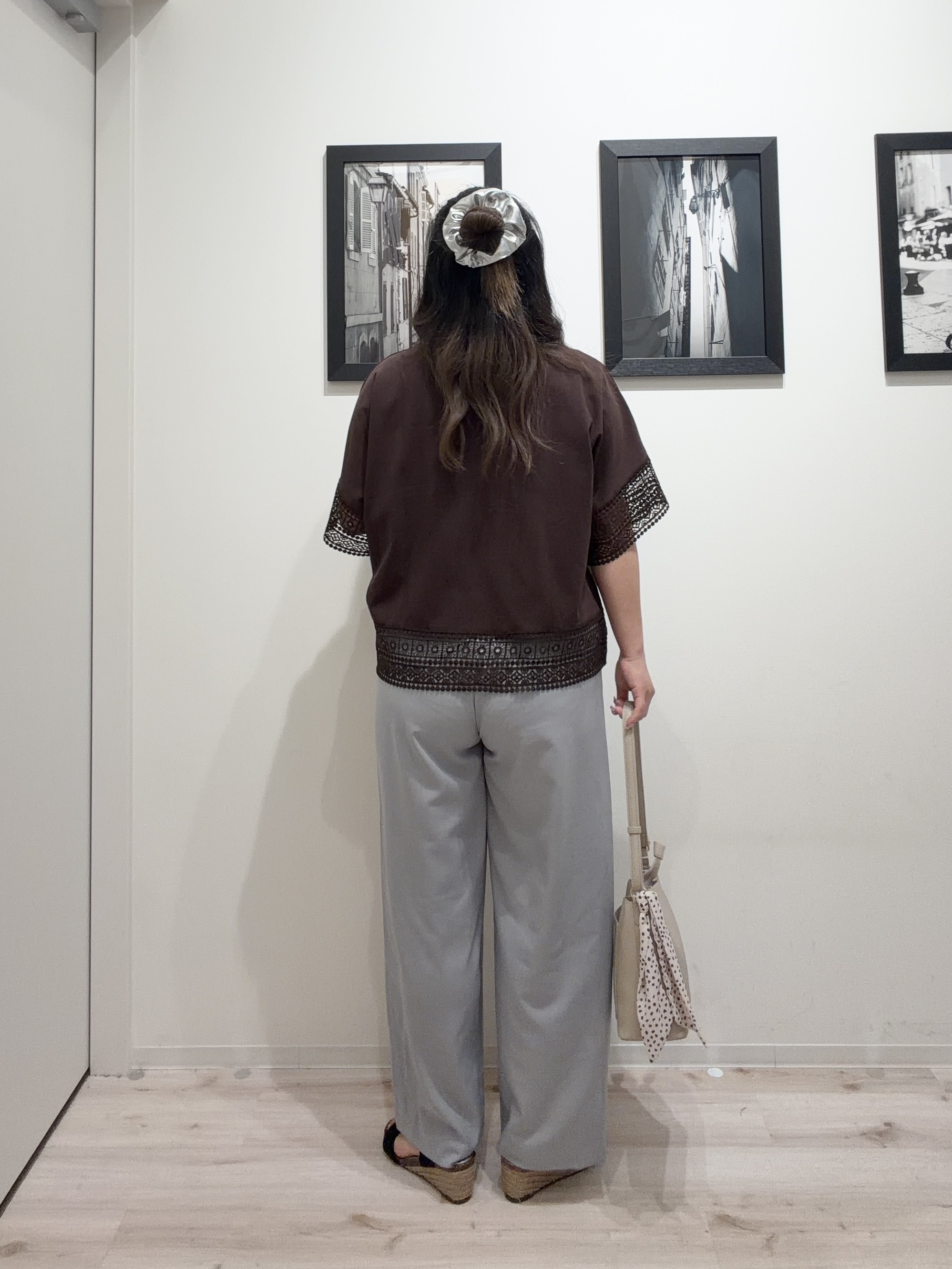 まちゃんなちゃんさんの「SHOO･LA･RUE｜【洗濯機可/体型カバー/S-LL】レース使いがポイント デザインTシャツ」を使ったコーディネート