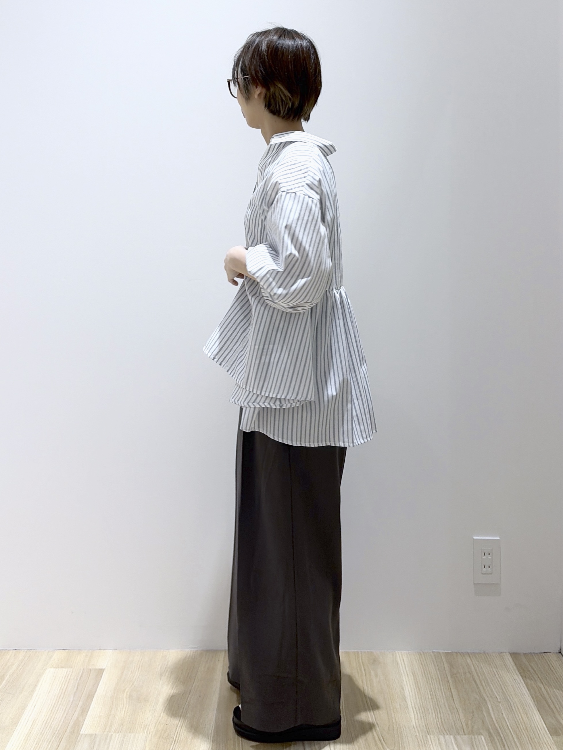 えりさんの「OPAQUE.CLIP｜スキッパーペプラムブラウス【洗濯機OK】」を使ったコーディネート