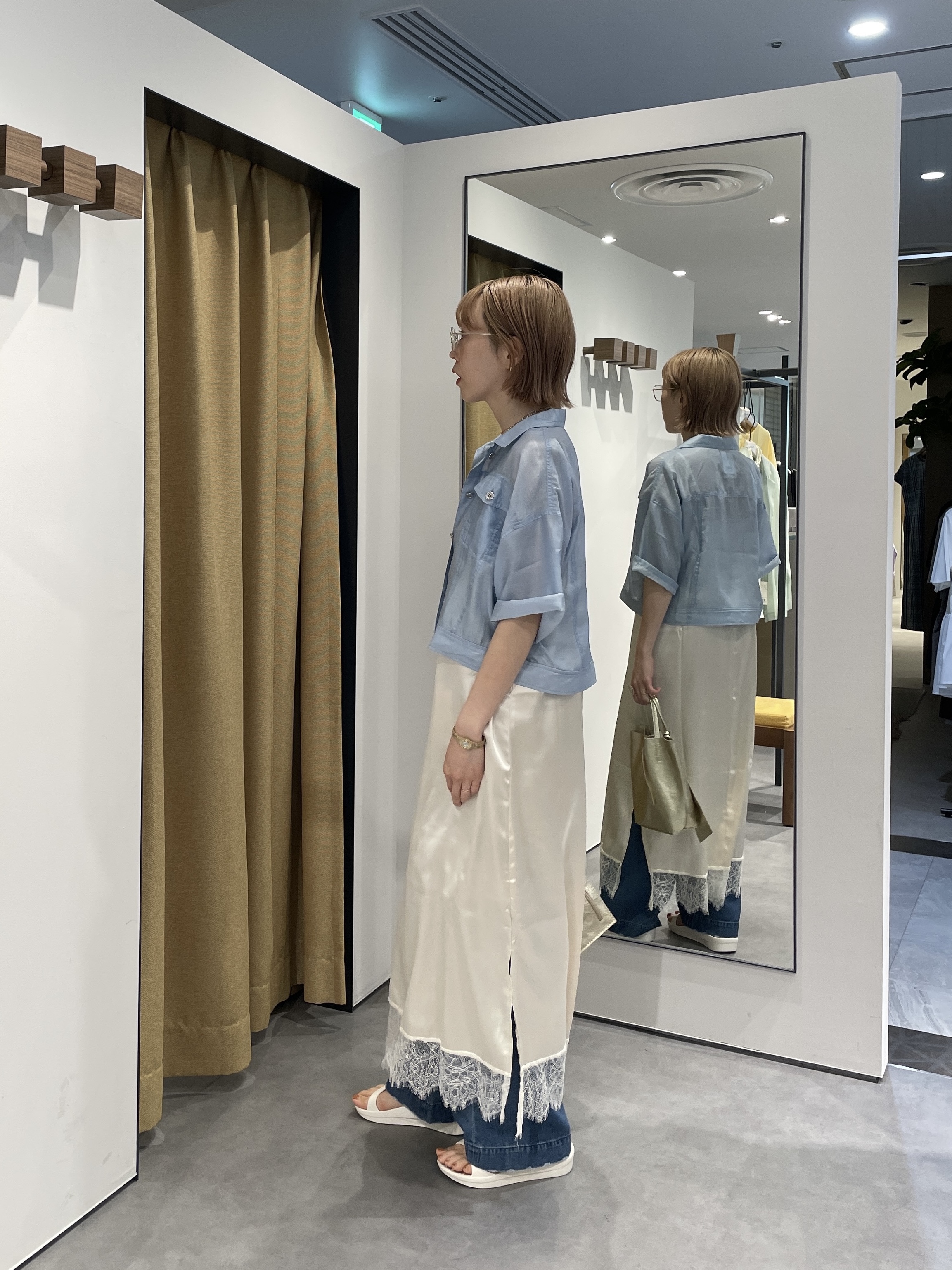mikuさんの「INDIVI｜デニムプリントシアーシャツ【接触冷感】」を使ったコーディネート