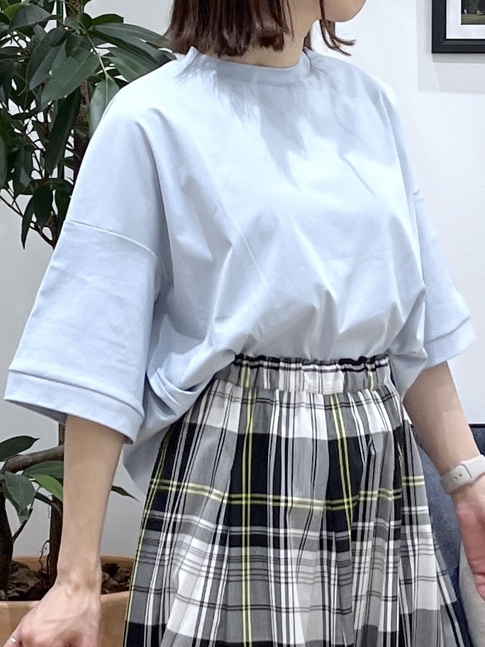 canaさんの「Dessin｜【体型カバー】美光沢カットソーボクシーシルエット」を使ったコーディネート