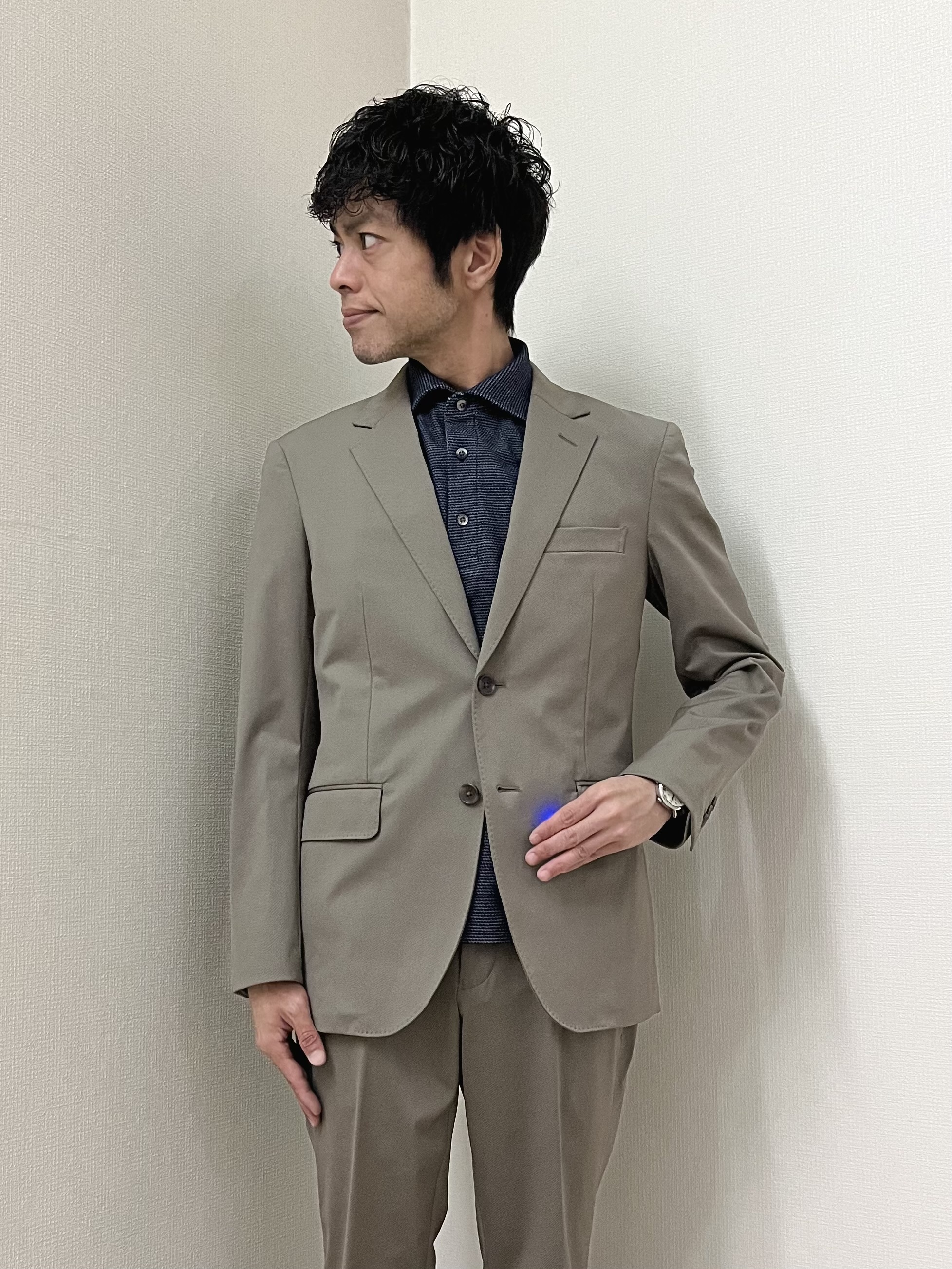 URAさんの「TAKEO KIKUCHI｜【360&deg;ストレッチ／軽量】None Of Stress ライト ジャケット（セットアップ対応）」を使ったコーディネート