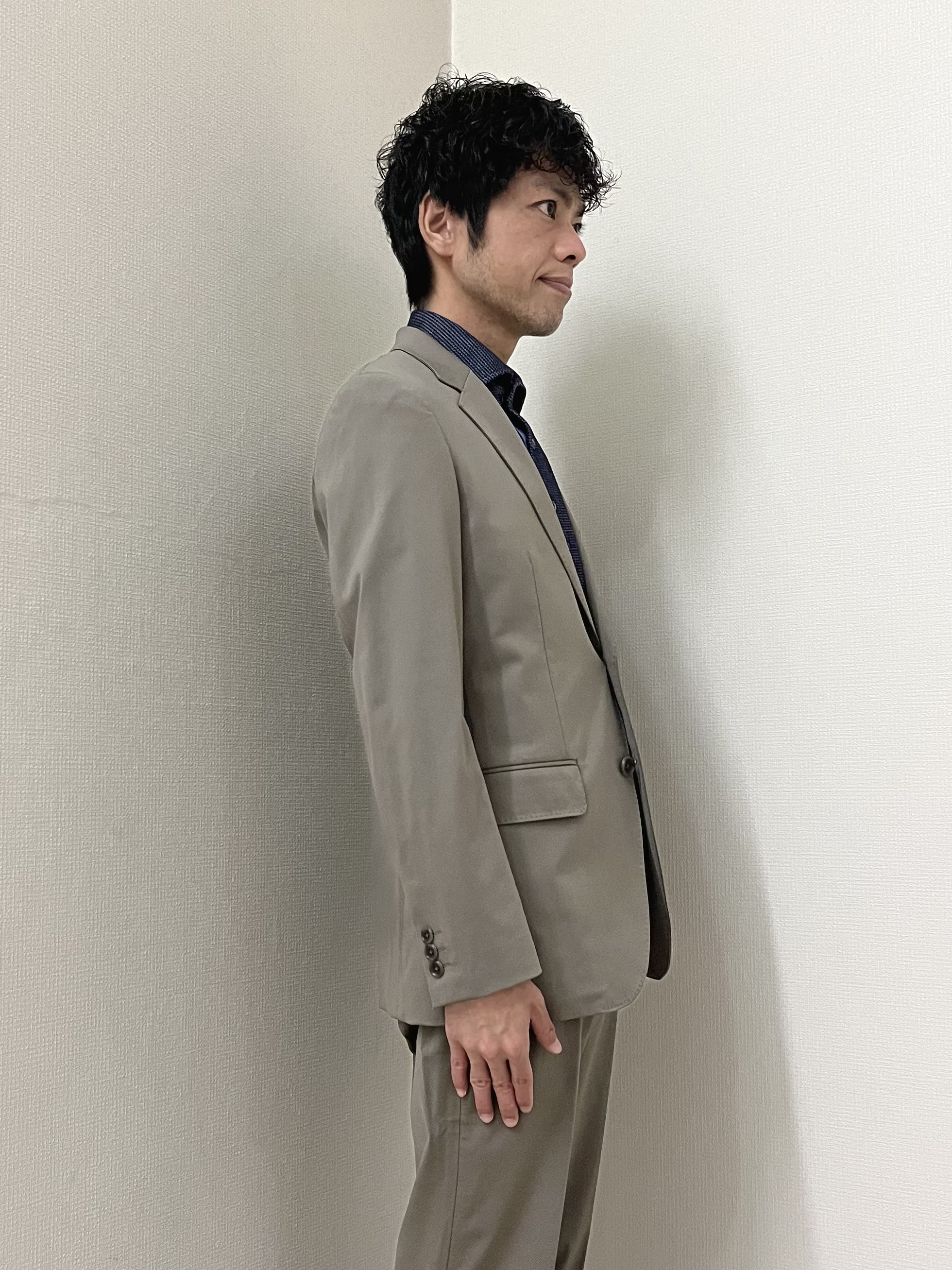 URAさんの「TAKEO KIKUCHI｜【360&deg;ストレッチ／軽量】None Of Stress ライト ジャケット（セットアップ対応）」を使ったコーディネート
