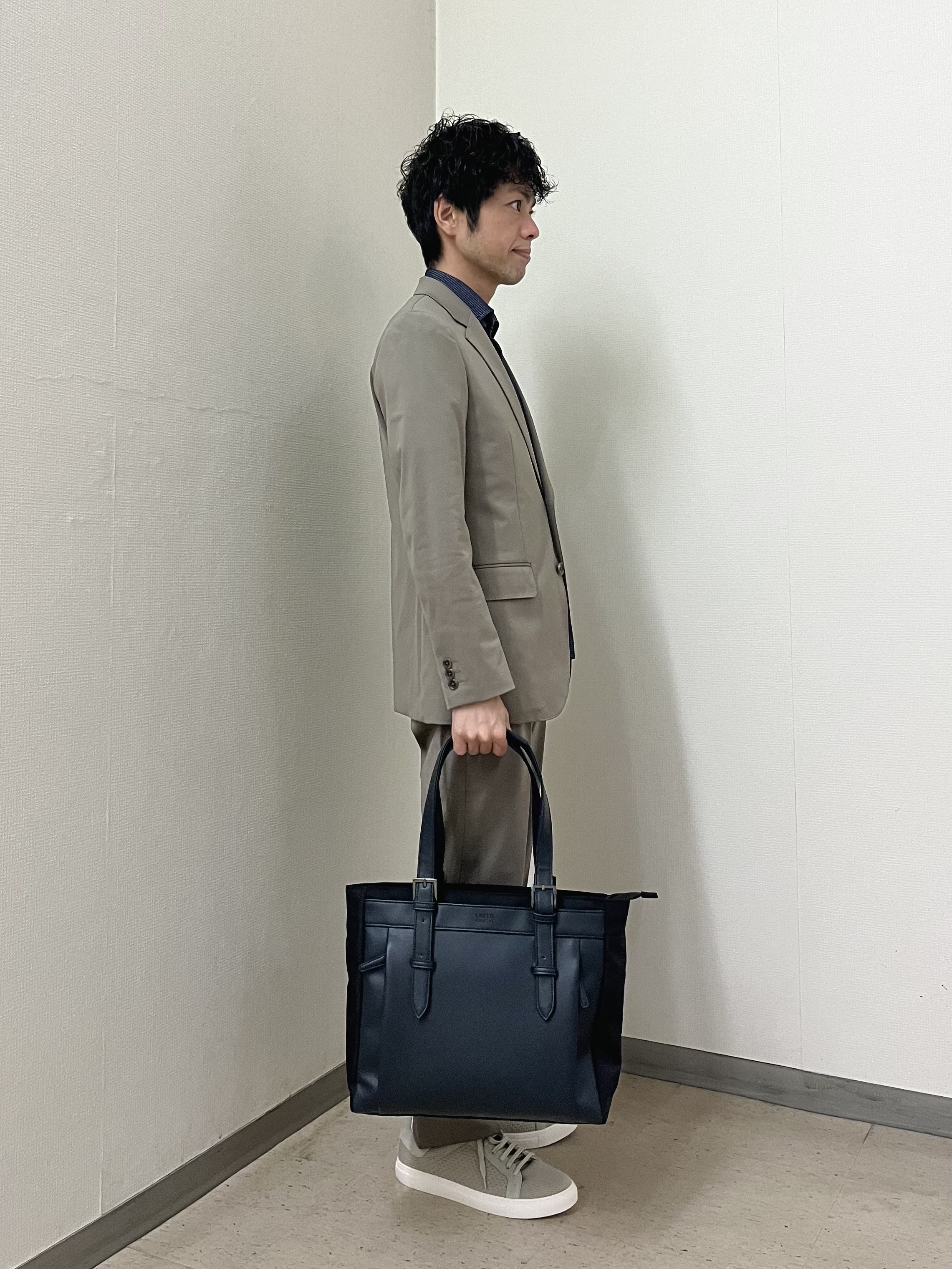 URAさんの「TAKEO KIKUCHI｜【360&deg;ストレッチ／軽量】None Of Stress ライト ジャケット（セットアップ対応）」を使ったコーディネート