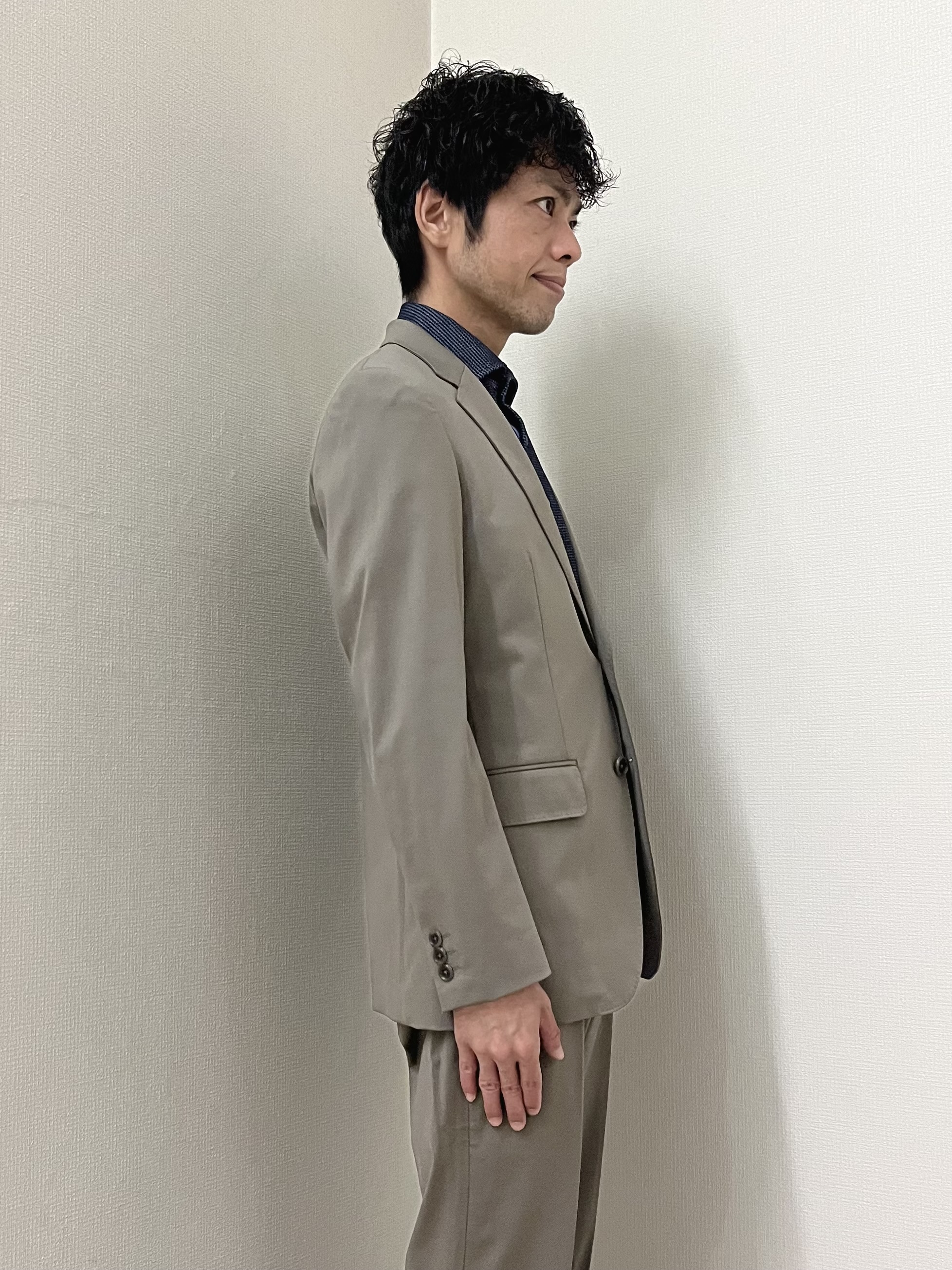 URAさんの「TAKEO KIKUCHI｜【360&deg;ストレッチ／軽量】None Of Stress ライト ジャケット（セットアップ対応）」を使ったコーディネート