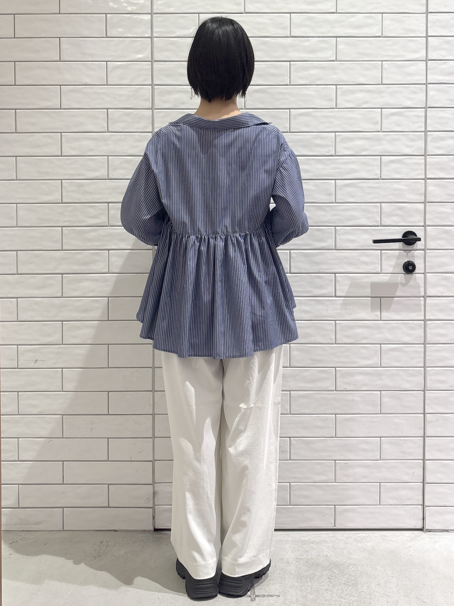 ayumiさんの「OPAQUE.CLIP｜スキッパーペプラムブラウス【洗濯機OK】」を使ったコーディネート