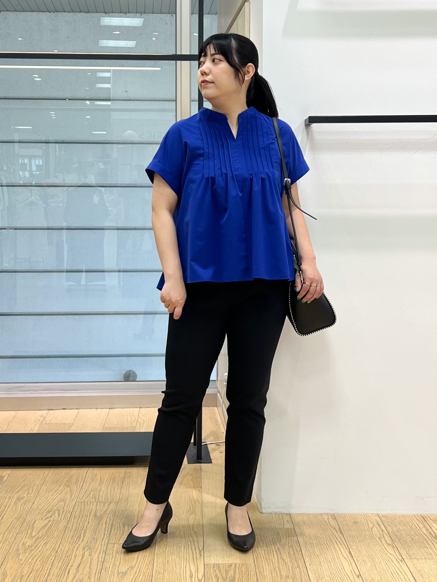 shimaさんの「INDIVI｜【撥水／UVケア／SETUP可能】軽量タックスキッパーブラウス」を使ったコーディネート