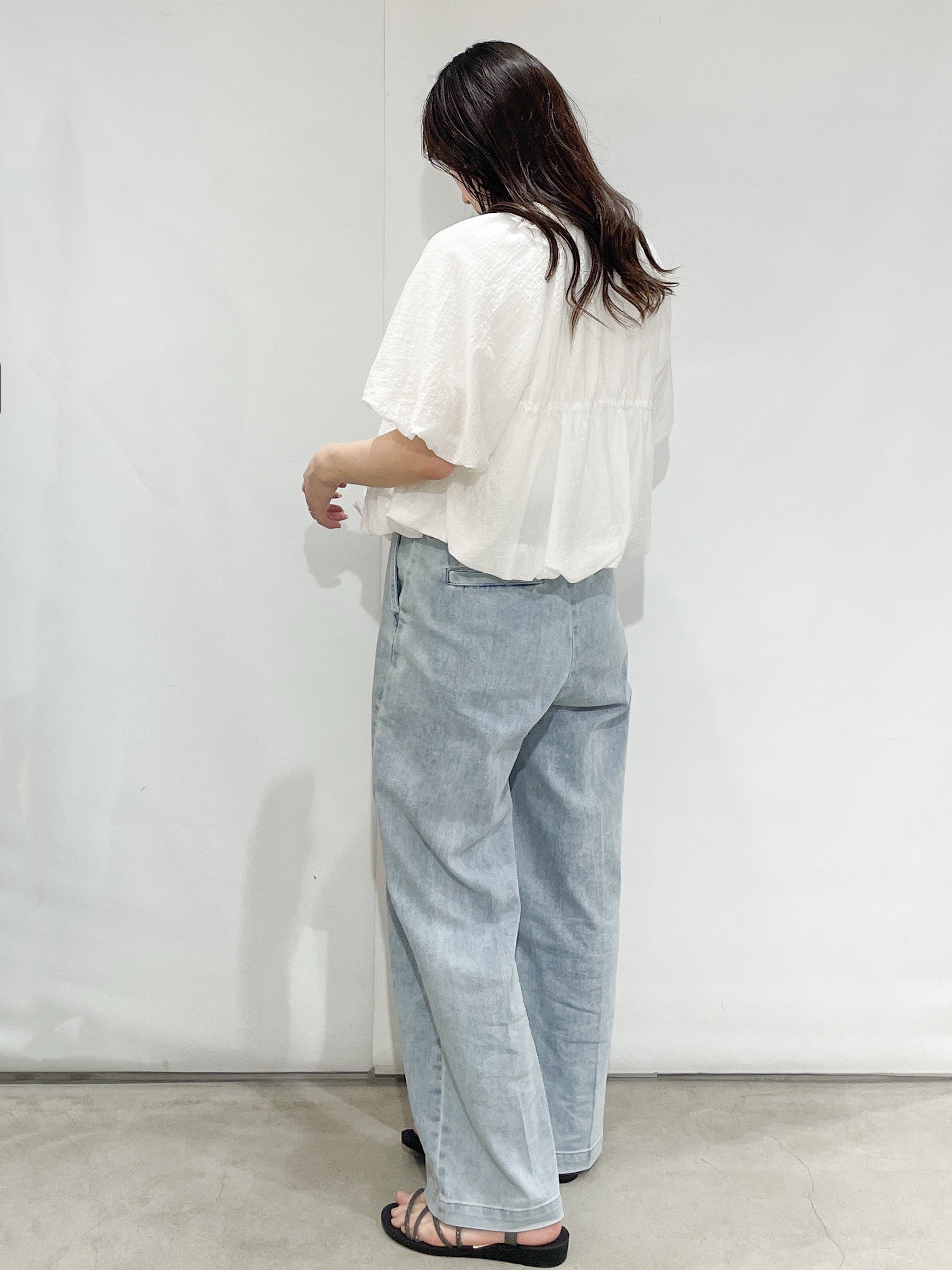 sayaさんの「OPAQUE.CLIP｜ロゴプリント刺繍アソートTシャツ【洗濯機OK】」を使ったコーディネート