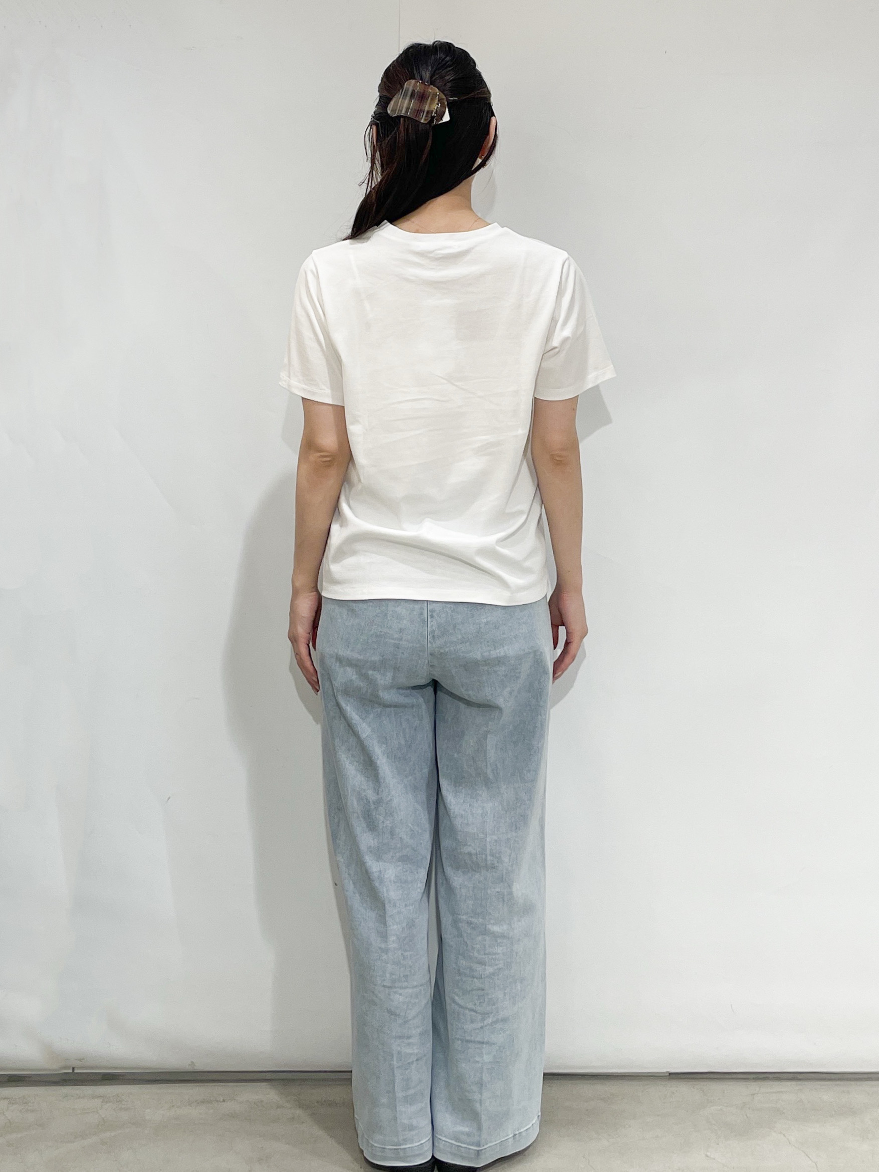sayaさんの「OPAQUE.CLIP｜ロゴプリント刺繍アソートTシャツ【洗濯機OK】」を使ったコーディネート