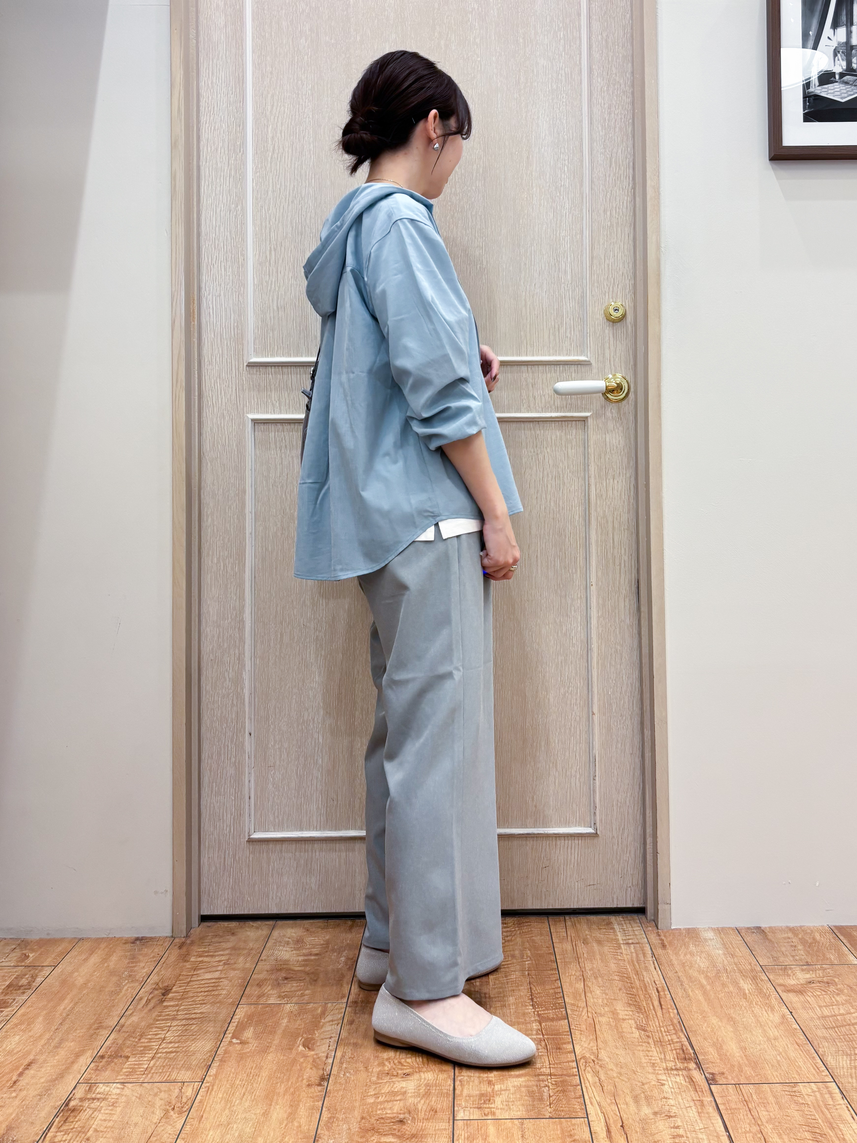 なみさんの「SHOO･LA･RUE｜【通気性〇/洗濯機可/S-LL】UVカット機能付き ライトな着心地シャツパーカ」を使ったコーディネート