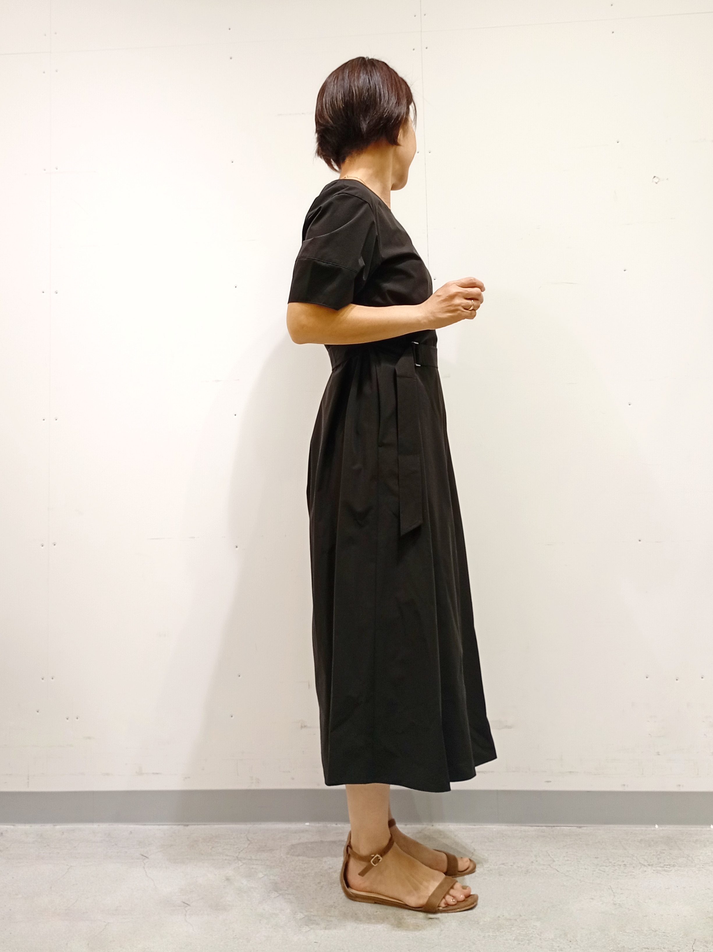 Kさんの「INDIVI｜【撥水／UVケア／SETUP可能】軽量ベルト付きAラインワンピース」を使ったコーディネート